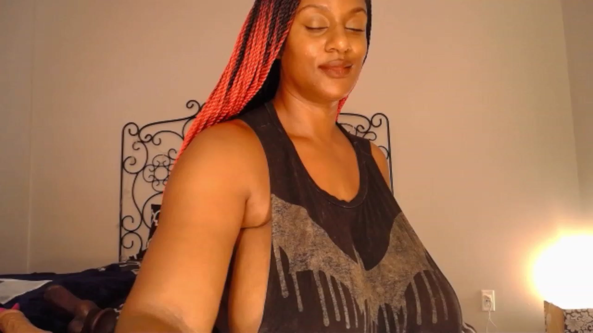 Gallery image thumbnail from TheIconicGirl's myfreecams stream on, 08/26/2023, 17:48 image 11 of 20