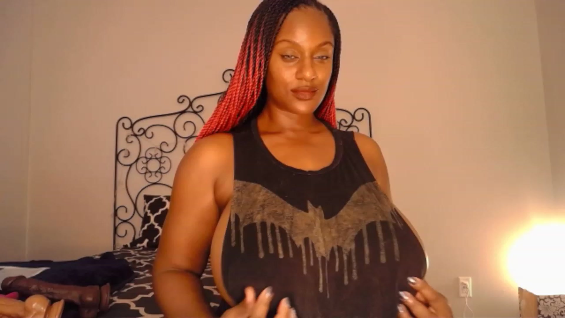 Gallery image thumbnail from TheIconicGirl's myfreecams stream on, 08/26/2023, 17:48 image 4 of 20