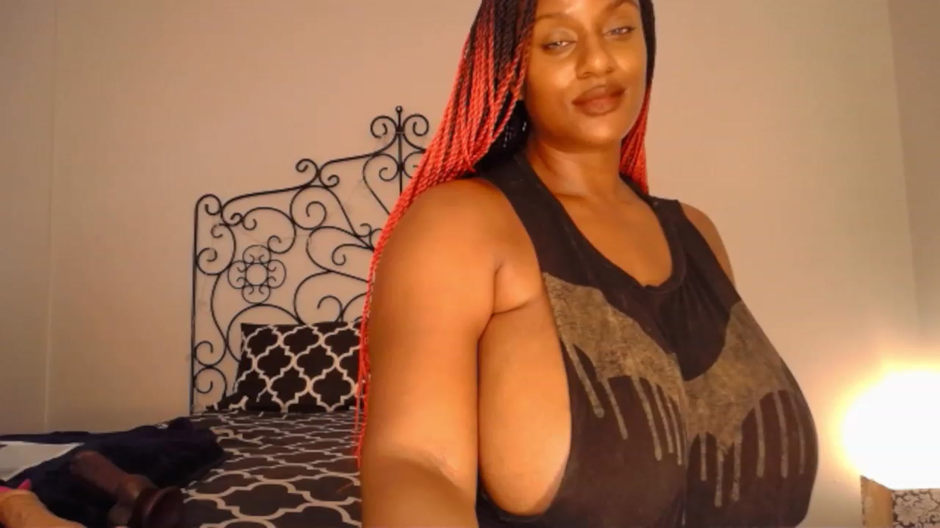 Gallery image thumbnail from TheIconicGirl's myfreecams stream on, 08/26/2023, 17:48 image 12 of 20