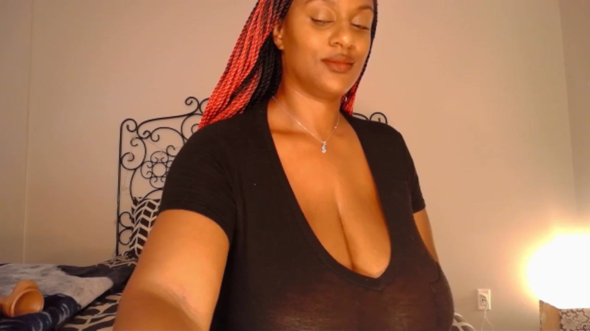 Gallery image thumbnail from TheIconicGirl's myfreecams stream on, 08/27/2023, 15:44 image 3 of 20