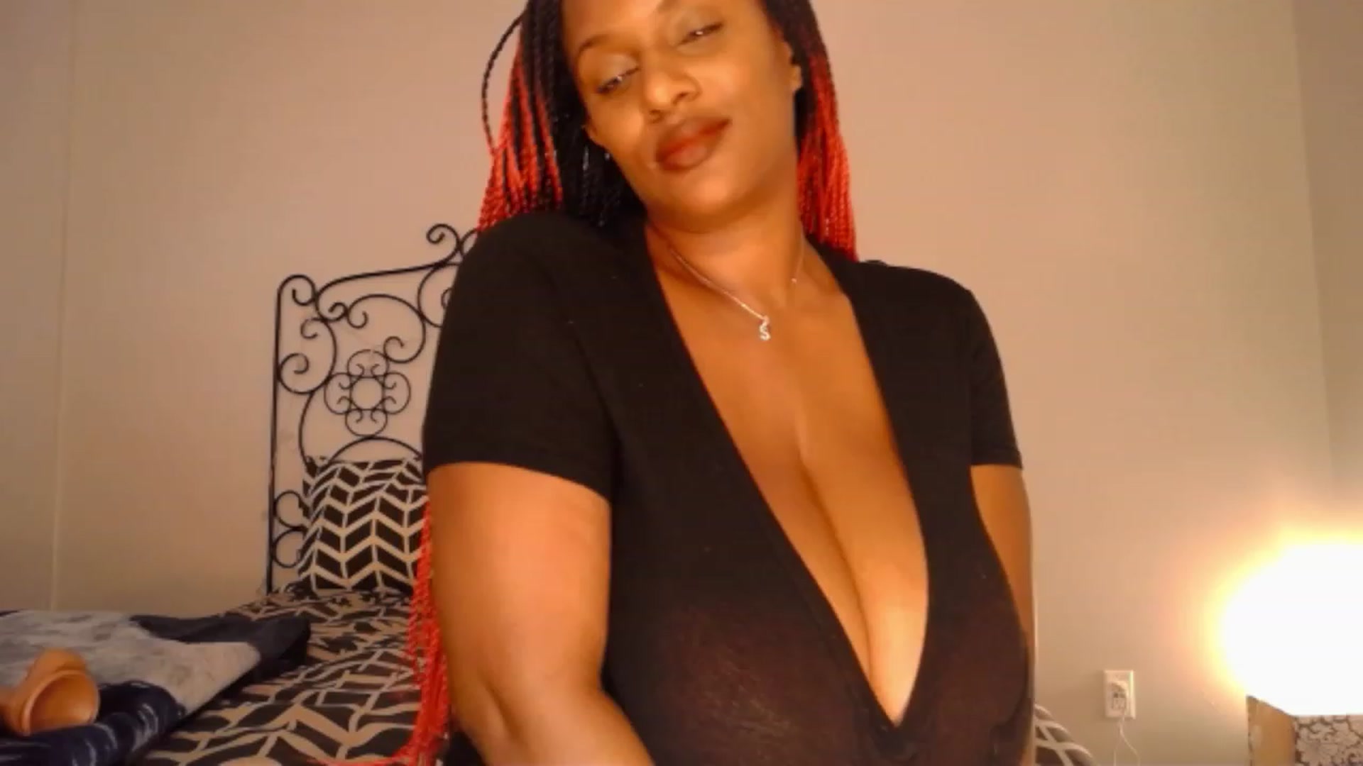 Gallery image thumbnail from TheIconicGirl's myfreecams stream on, 08/27/2023, 15:44 image 16 of 20
