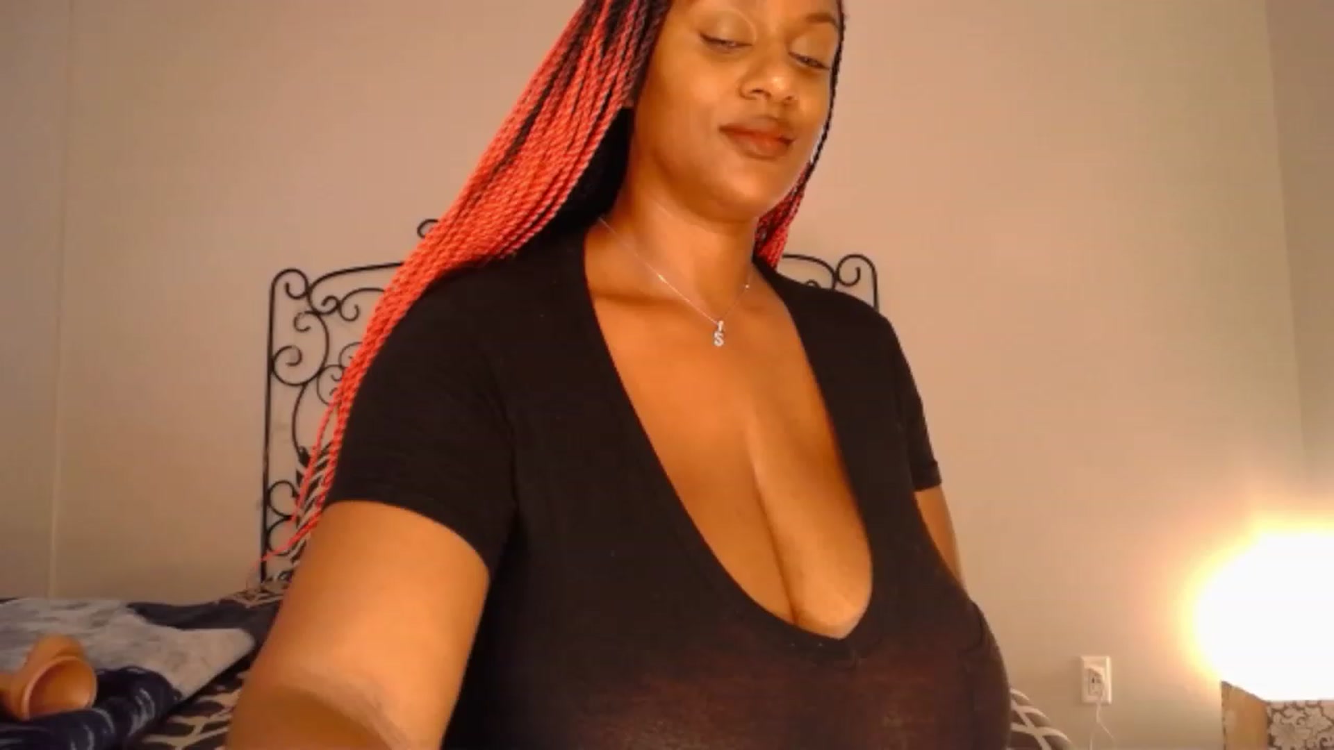 Gallery image thumbnail from TheIconicGirl's myfreecams stream on, 08/27/2023, 15:44 image 17 of 20
