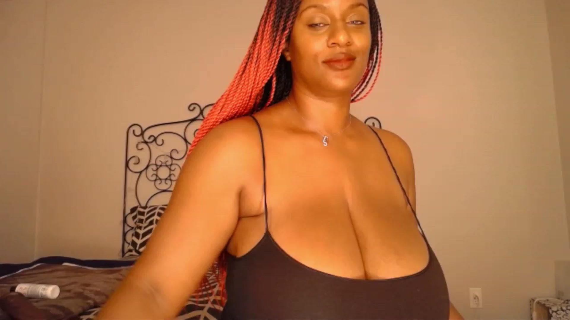 Gallery image thumbnail from TheIconicGirl's myfreecams stream on, 08/29/2023, 11:07 image 15 of 20