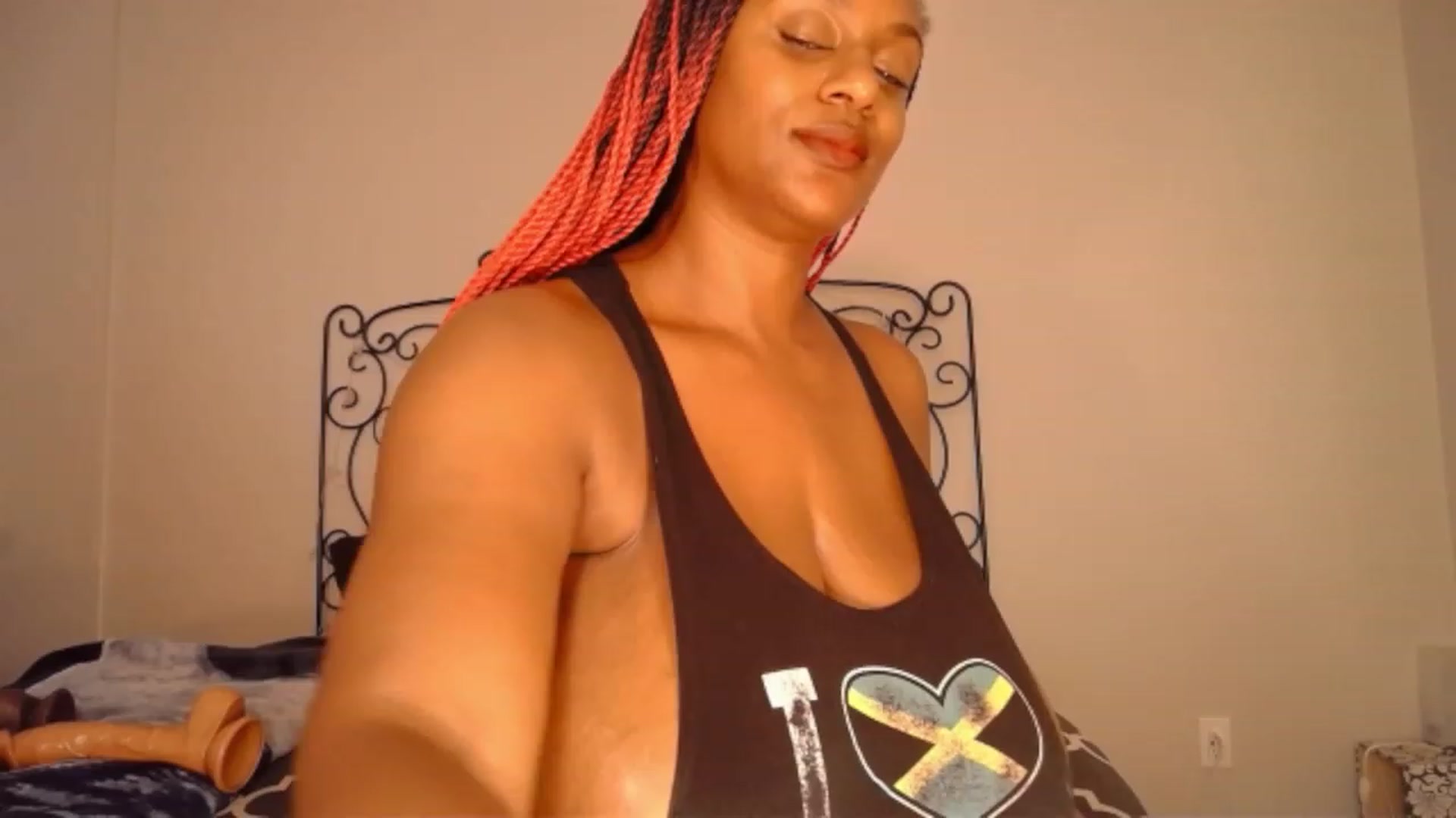 Gallery image thumbnail from TheIconicGirl's myfreecams stream on, 09/05/2023, 19:04 image 13 of 20