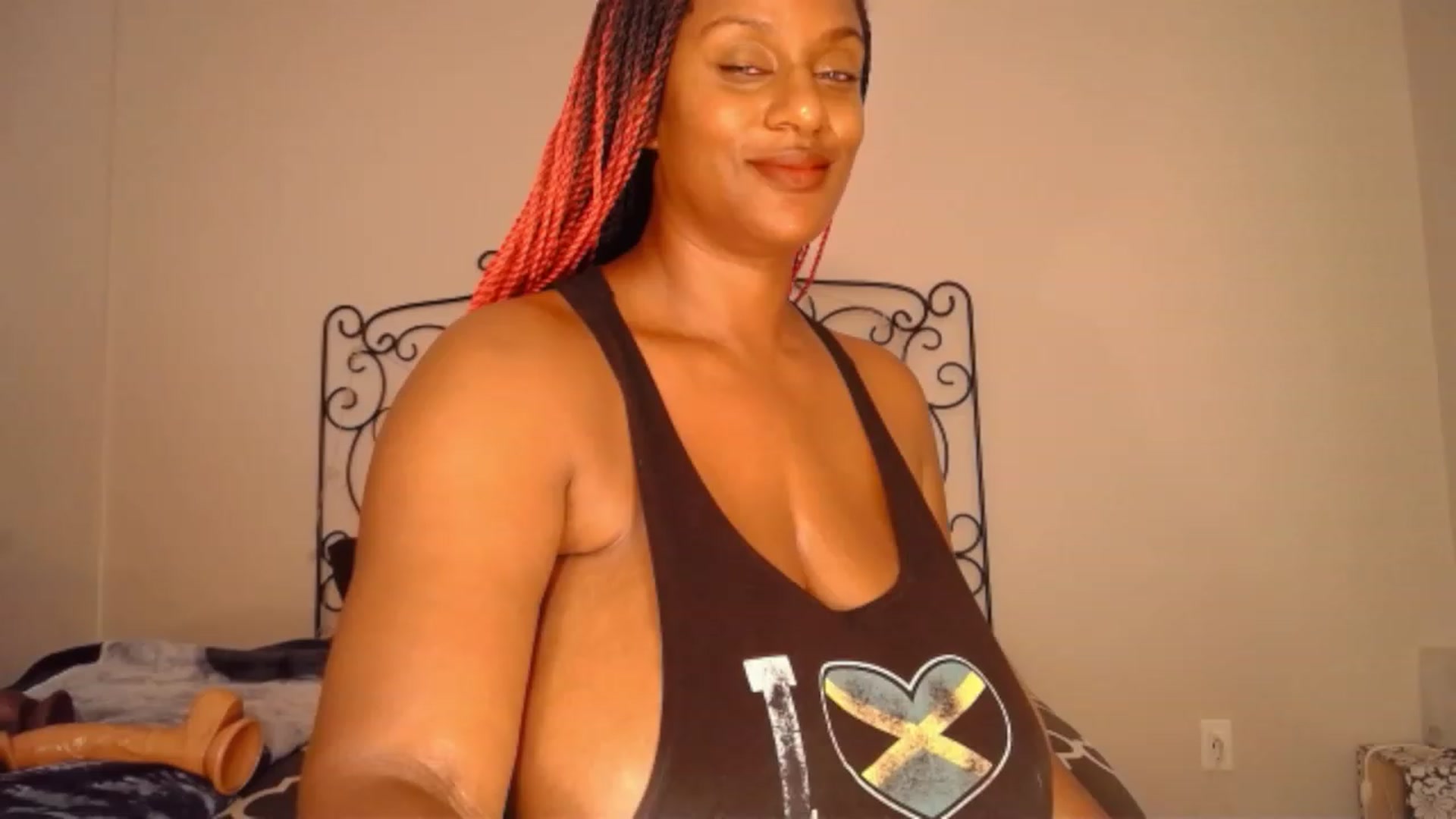 Gallery image thumbnail from TheIconicGirl's myfreecams stream on, 09/05/2023, 19:04 image 12 of 20
