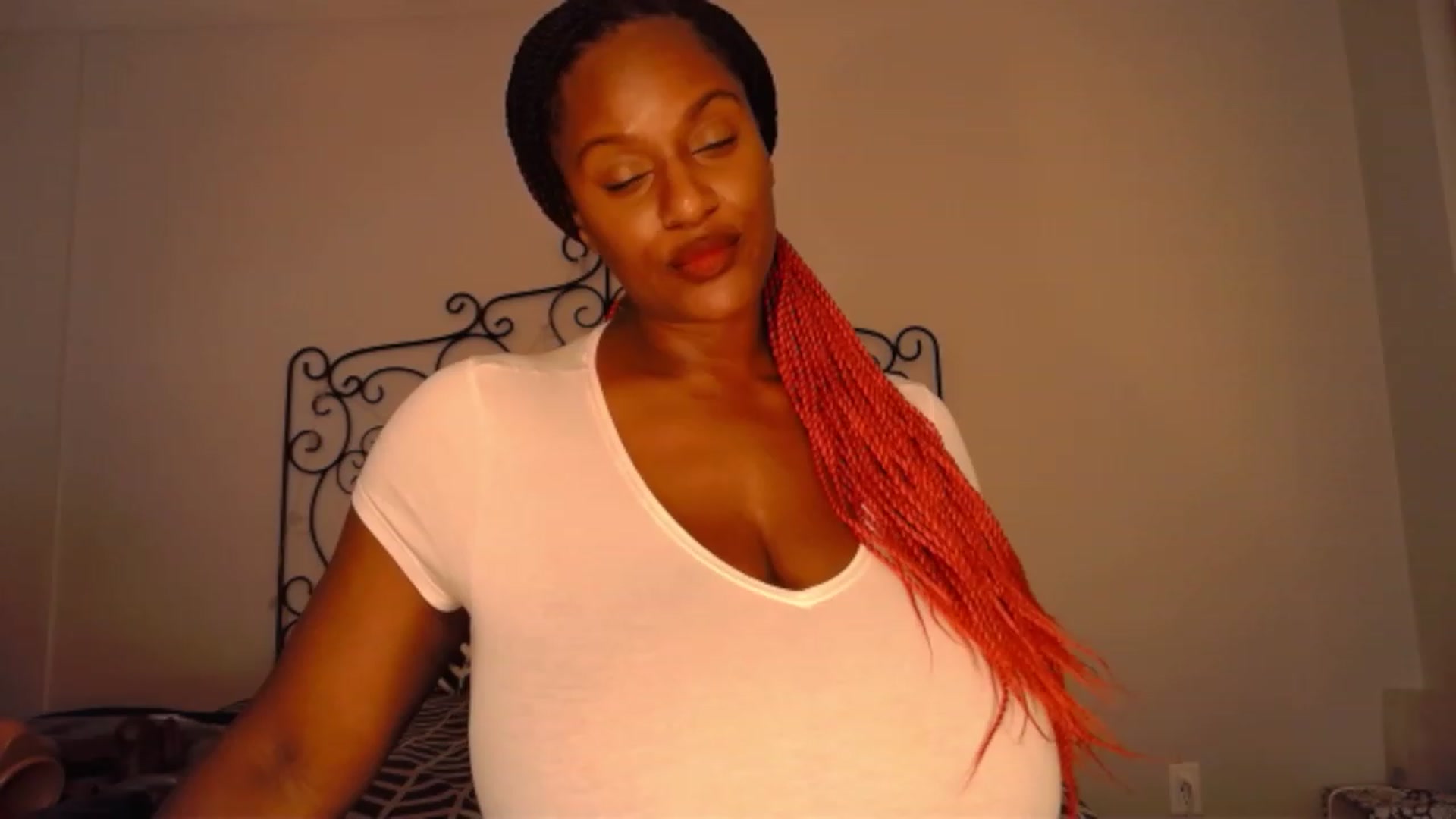 Gallery image thumbnail from TheIconicGirl's myfreecams stream on, 09/10/2023, 15:38 image 19 of 20