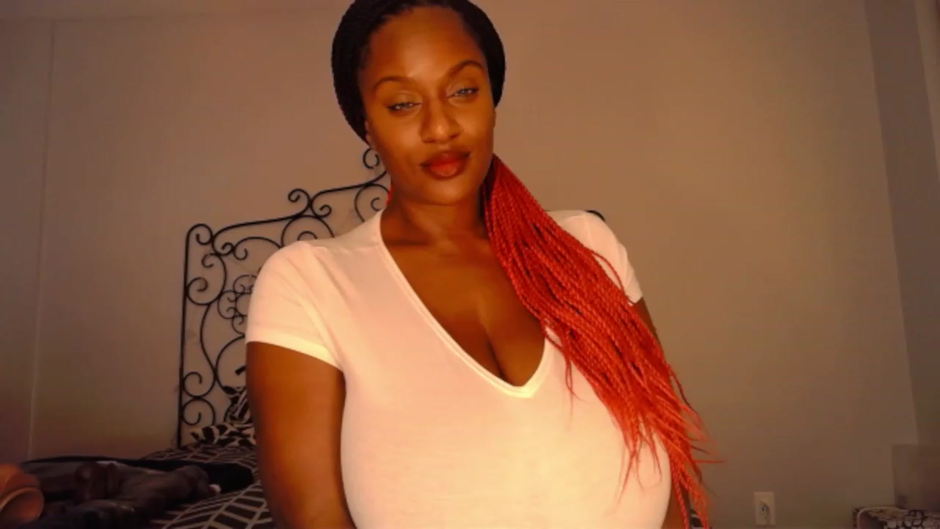Gallery image thumbnail from TheIconicGirl's myfreecams stream on, 09/10/2023, 15:38 image 5 of 20