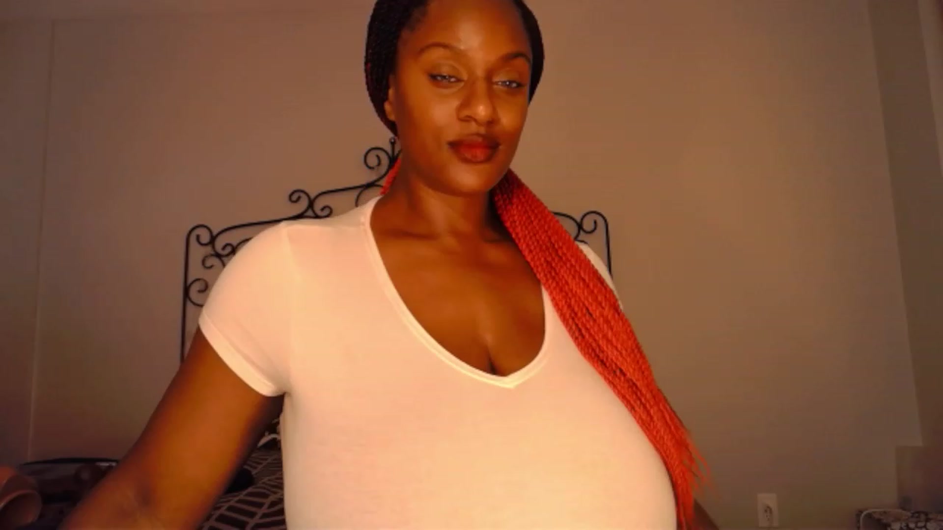 Gallery image thumbnail from TheIconicGirl's myfreecams stream on, 09/10/2023, 15:38 image 16 of 20