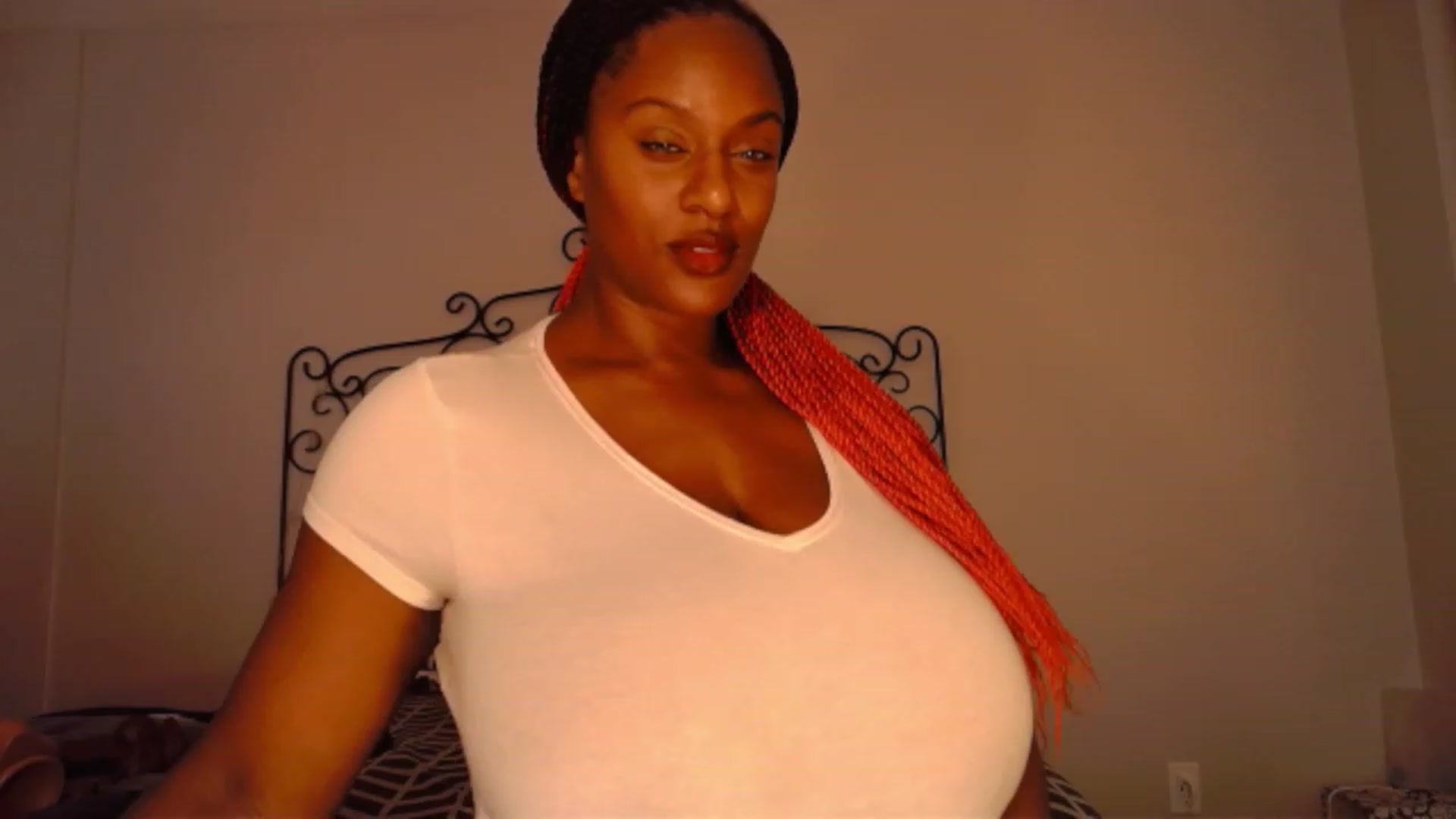 Gallery image thumbnail from TheIconicGirl's myfreecams stream on, 09/10/2023, 15:38 image 9 of 20