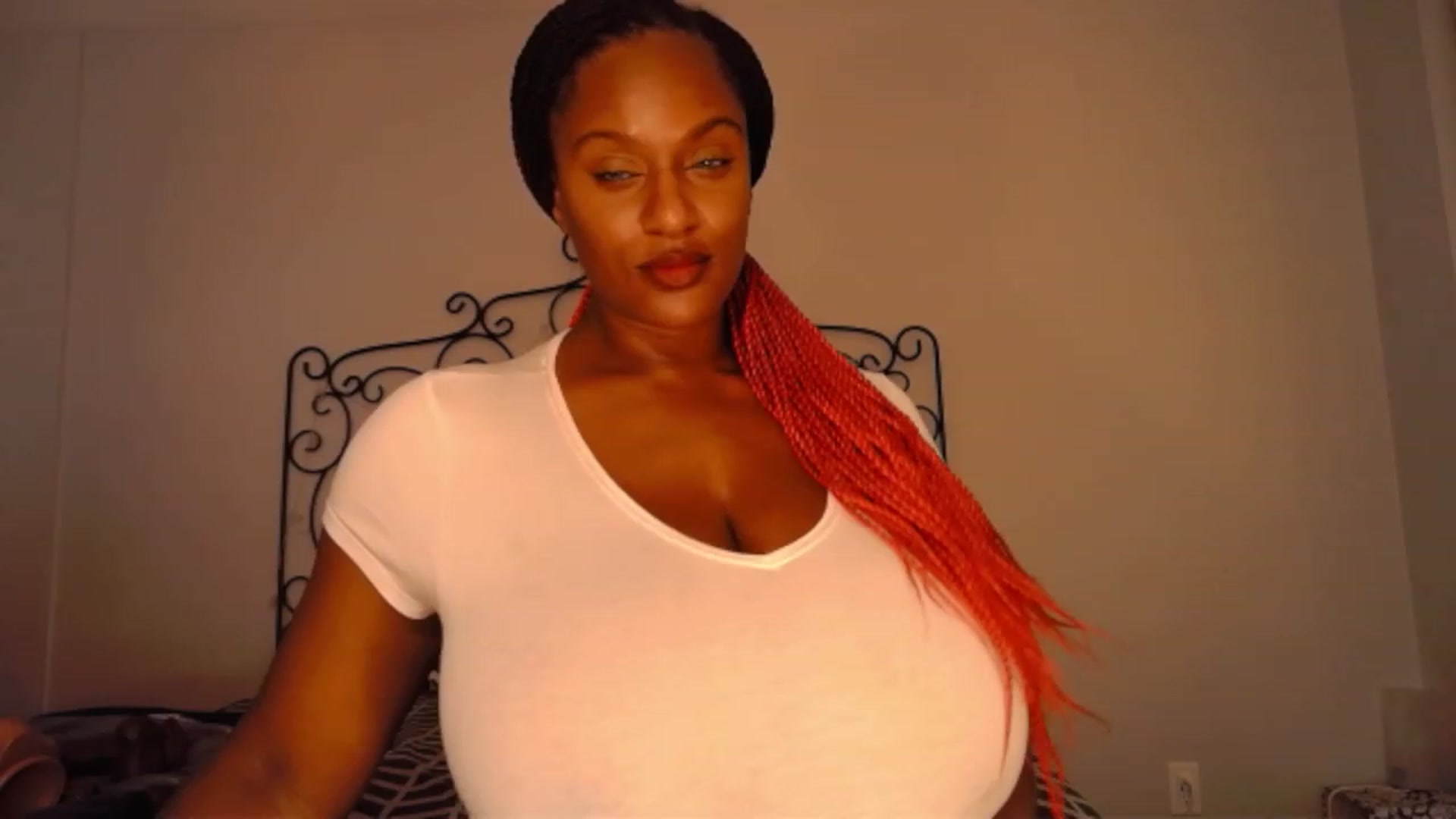Gallery image thumbnail from TheIconicGirl's myfreecams stream on, 09/10/2023, 15:38 image 10 of 20