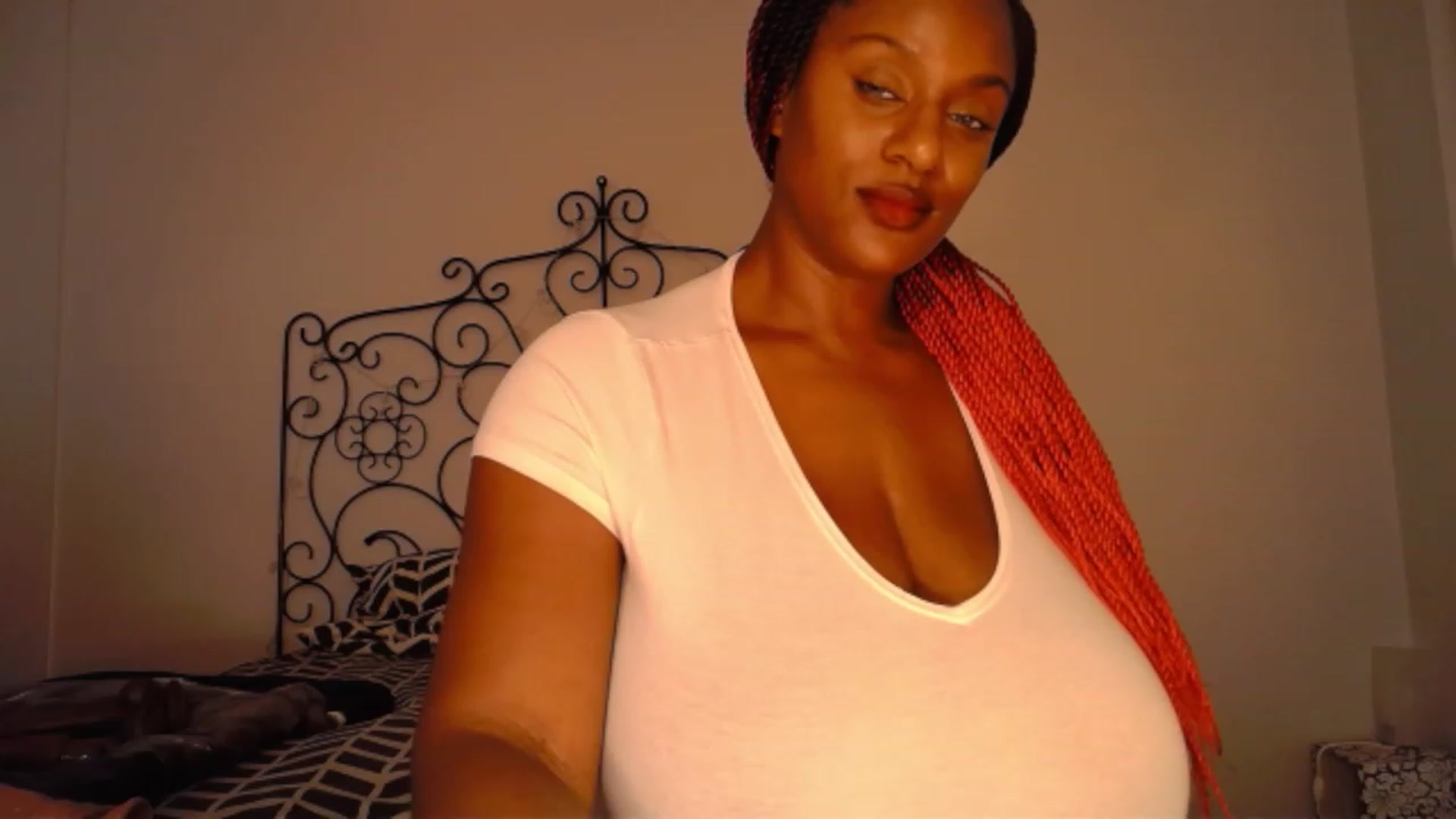 Gallery image thumbnail from TheIconicGirl's myfreecams stream on, 09/10/2023, 16:59 image 16 of 20