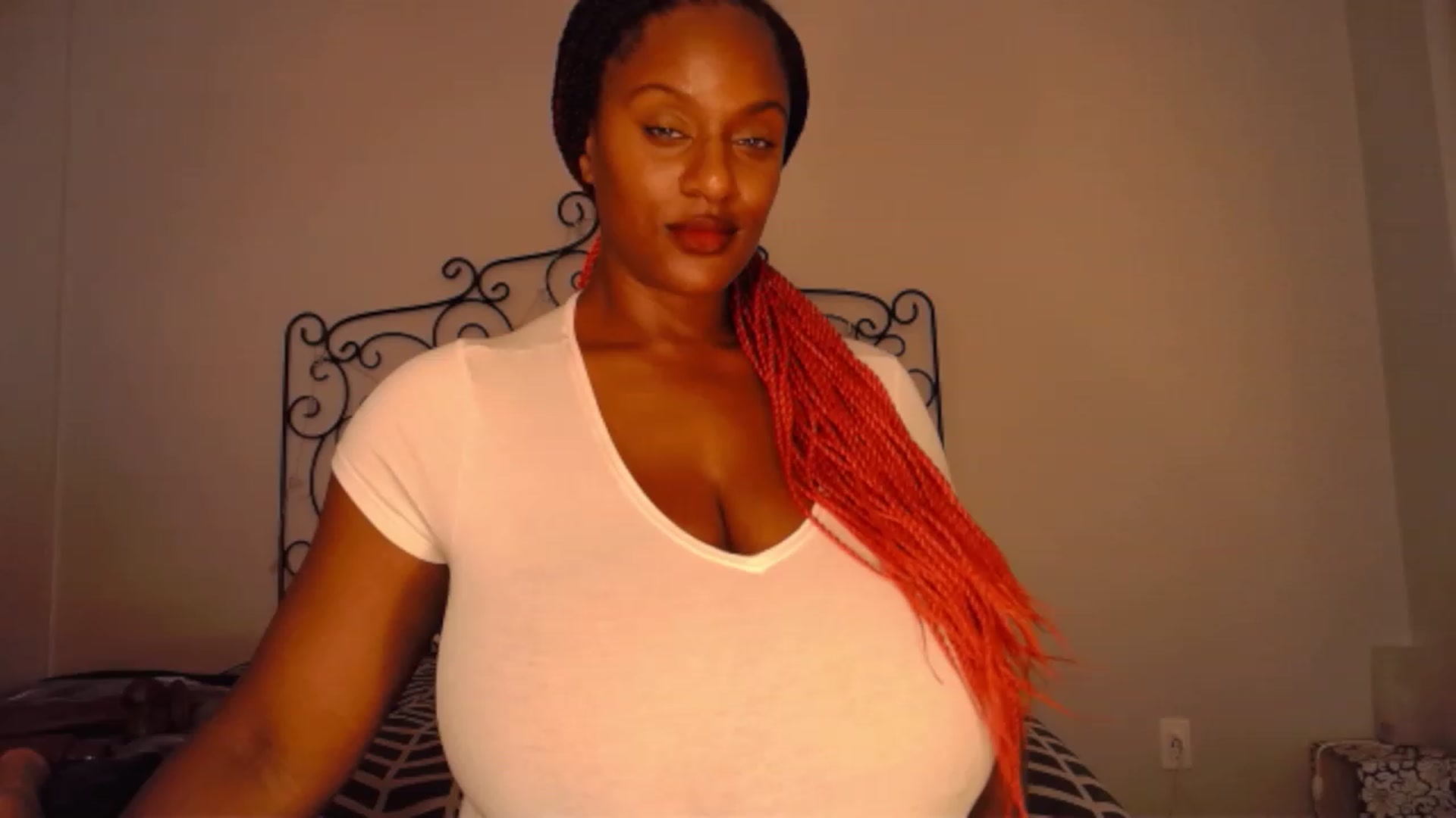 Gallery image thumbnail from TheIconicGirl's myfreecams stream on, 09/10/2023, 16:59 image 11 of 20