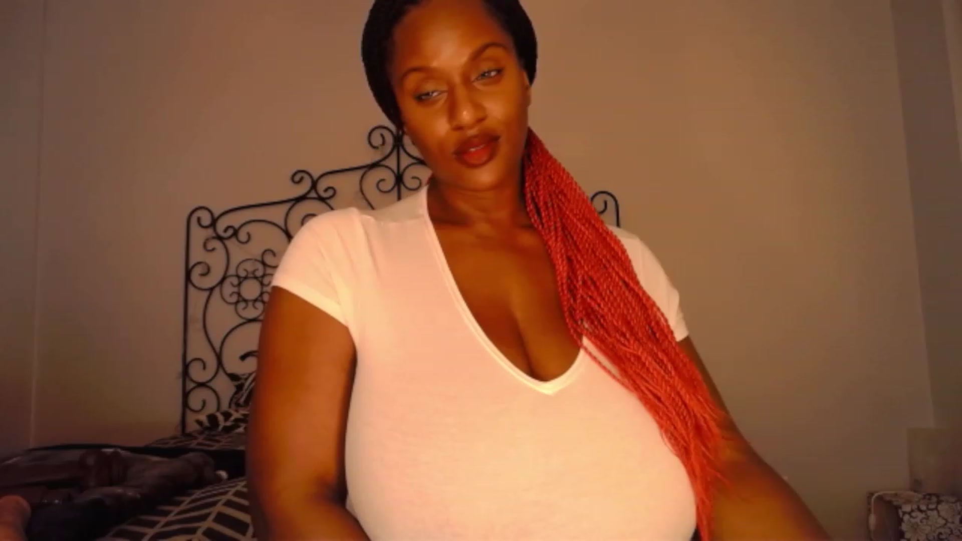 Gallery image thumbnail from TheIconicGirl's myfreecams stream on, 09/10/2023, 16:59 image 10 of 20