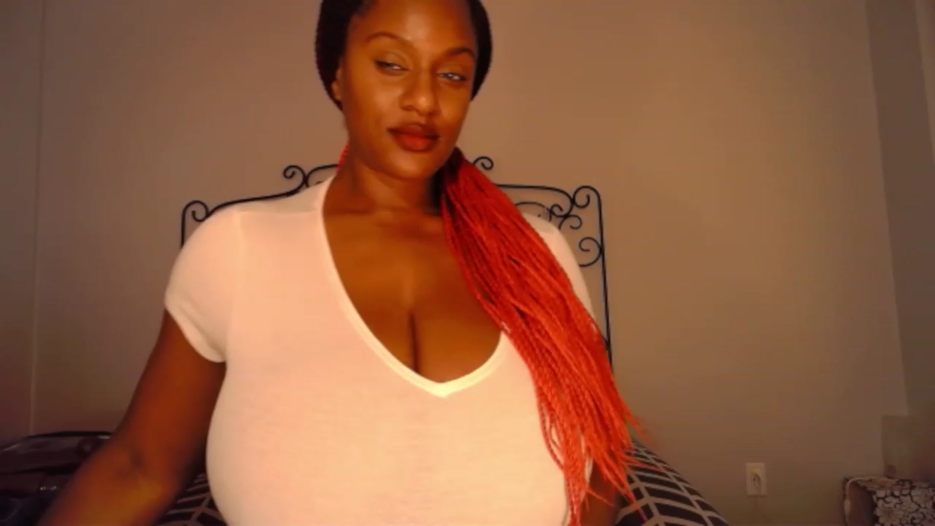 Gallery image thumbnail from TheIconicGirl's myfreecams stream on, 09/10/2023, 16:59 image 5 of 20
