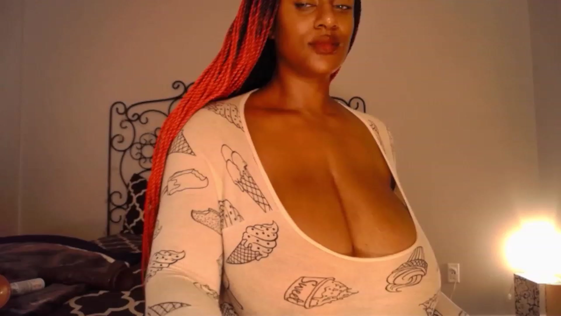 Gallery image thumbnail from TheIconicGirl's myfreecams stream on, 09/12/2023, 18:13 image 12 of 20