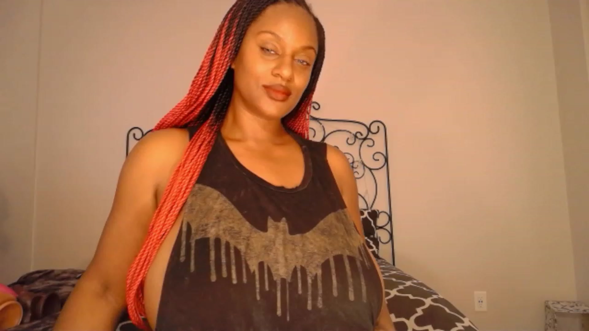 Gallery image thumbnail from TheIconicGirl's myfreecams stream on, 09/19/2023, 15:42 image 6 of 20