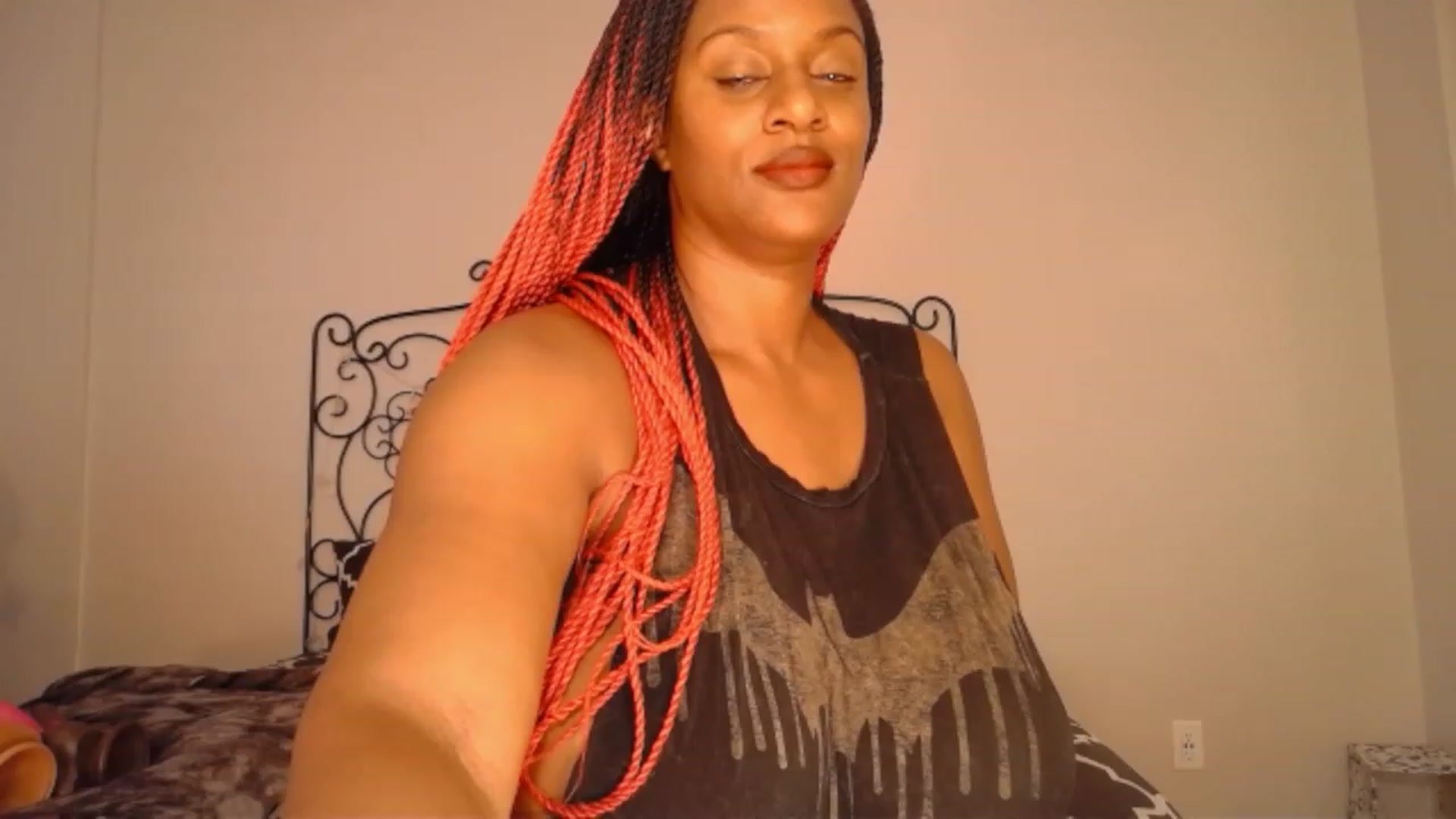 Gallery image thumbnail from TheIconicGirl's myfreecams stream on, 09/19/2023, 15:42 image 13 of 20