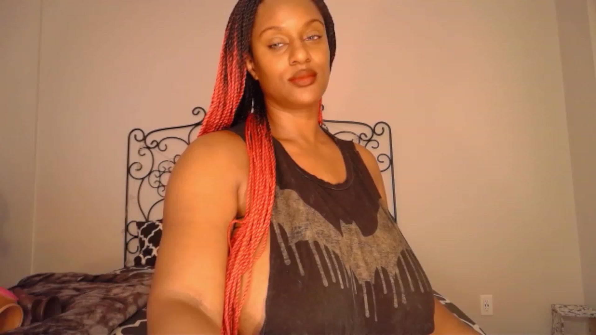 Gallery image thumbnail from TheIconicGirl's myfreecams stream on, 09/19/2023, 15:42 image 1 of 20
