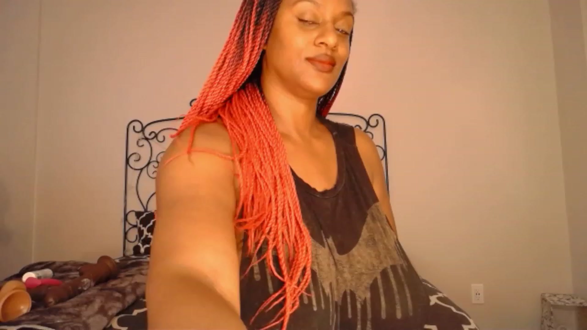 Gallery image thumbnail from TheIconicGirl's myfreecams stream on, 09/19/2023, 16:07 image 5 of 20
