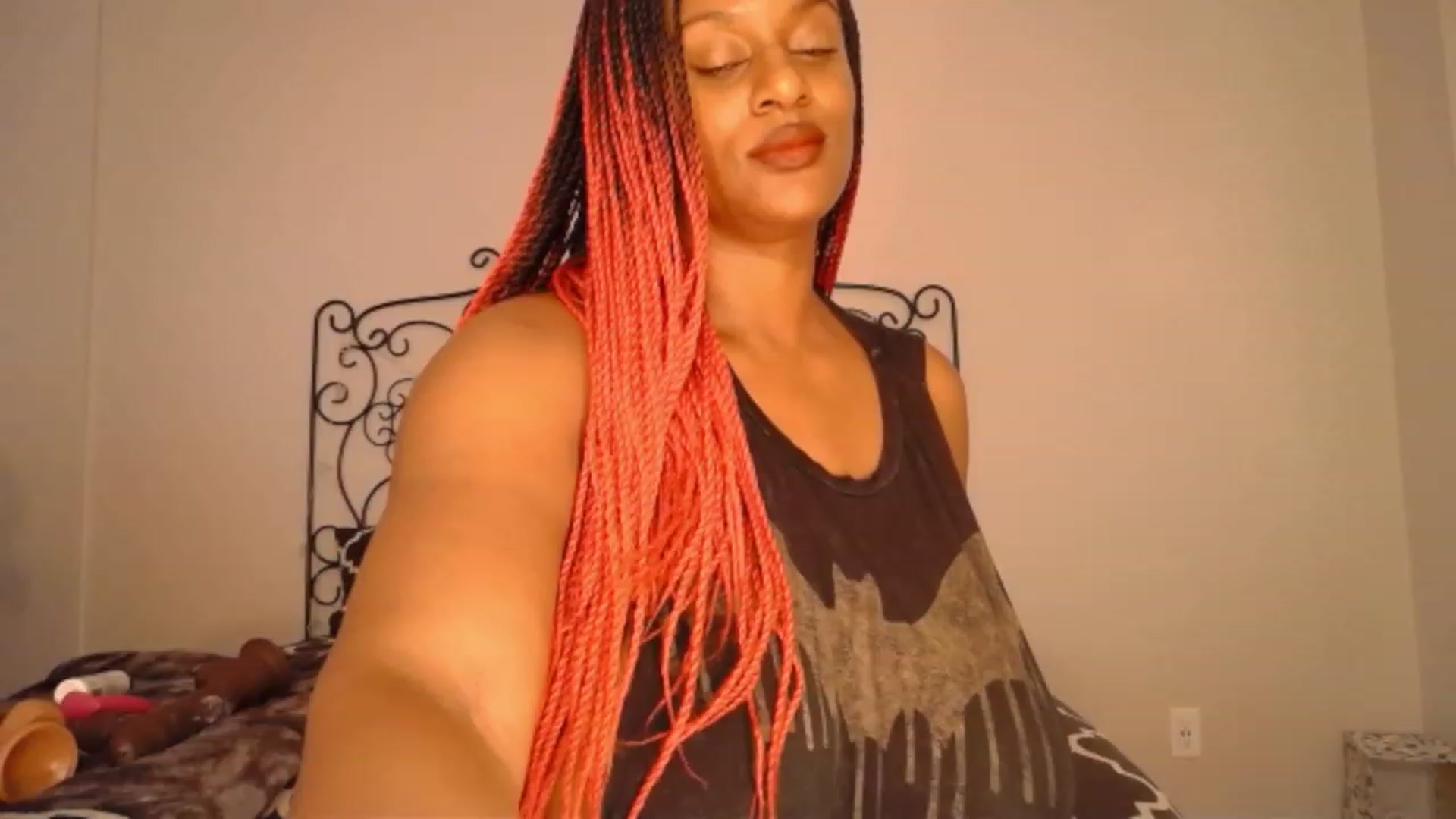 Gallery image thumbnail from TheIconicGirl's myfreecams stream on, 09/19/2023, 16:07 image 16 of 20