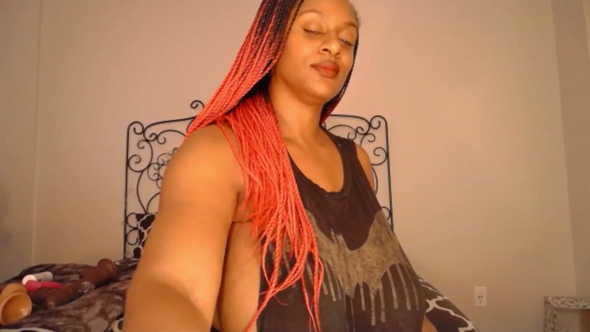 Gallery image thumbnail from TheIconicGirl's myfreecams stream on, 09/19/2023, 16:07 image 17 of 20