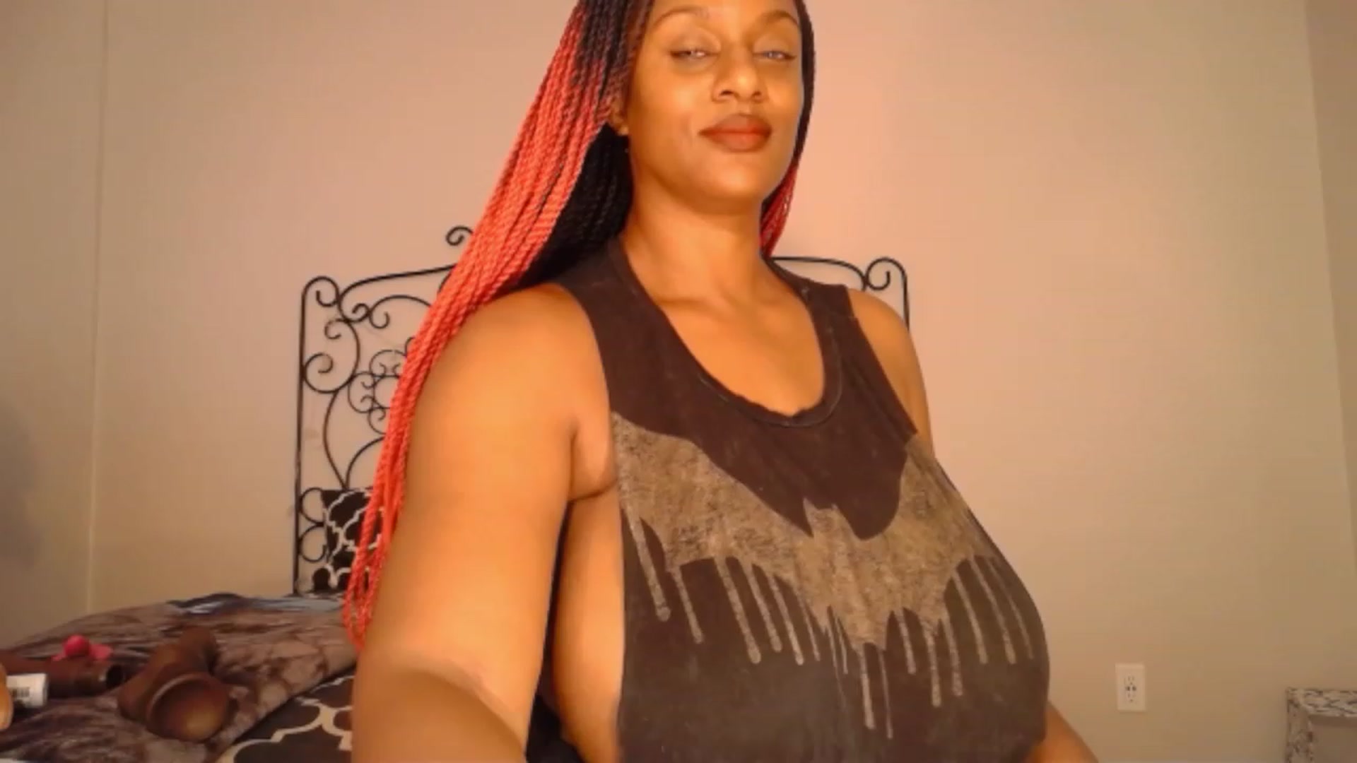 Gallery image thumbnail from TheIconicGirl's myfreecams stream on, 09/19/2023, 17:31 image 9 of 20