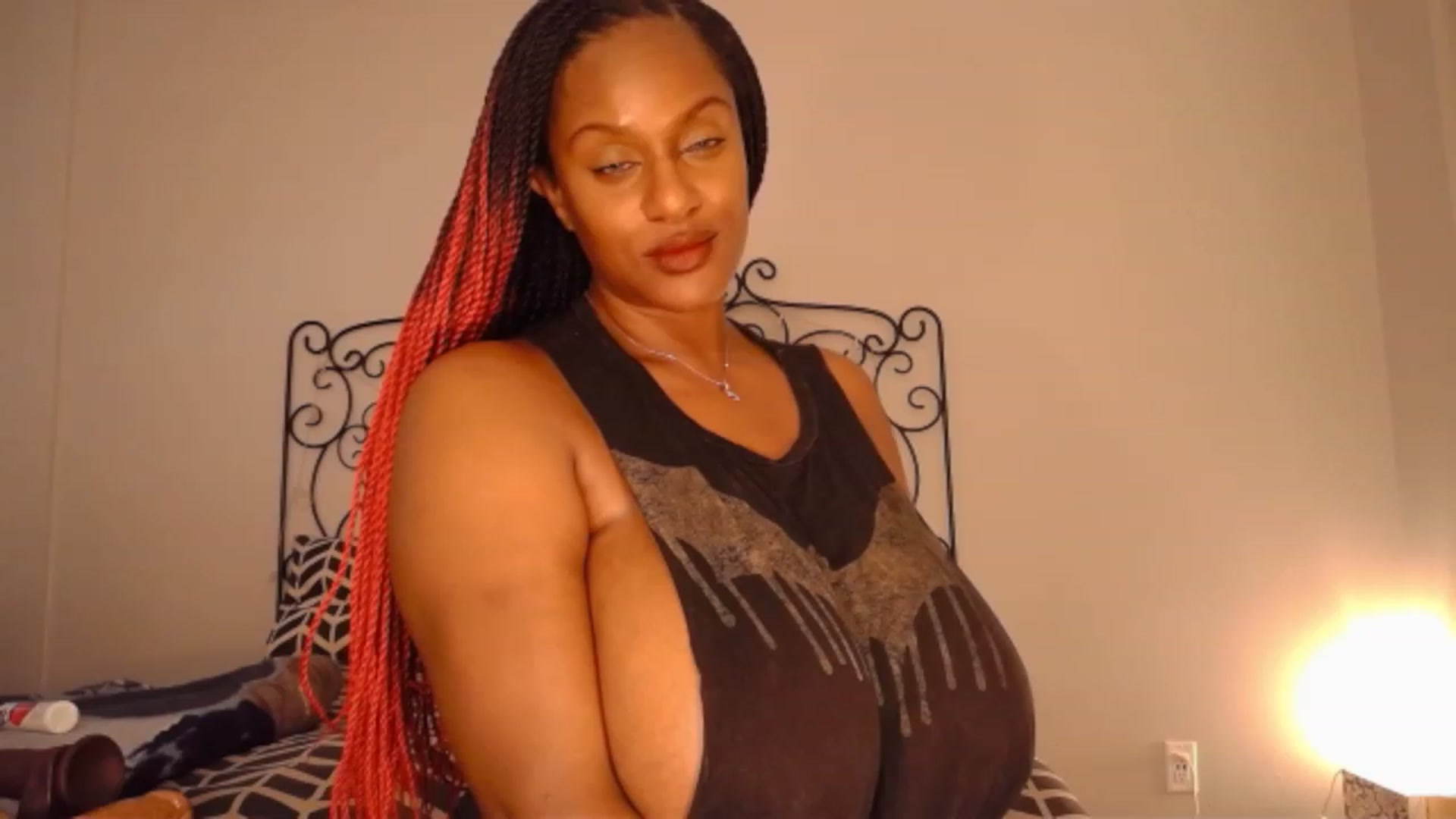 Gallery image thumbnail from TheIconicGirl's myfreecams stream on, 09/28/2023, 16:34 image 7 of 20