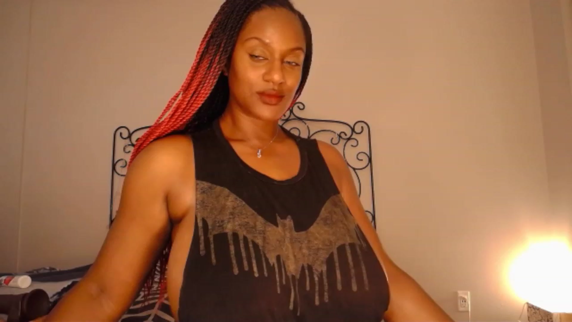 Gallery image thumbnail from TheIconicGirl's myfreecams stream on, 09/28/2023, 16:34 image 2 of 20