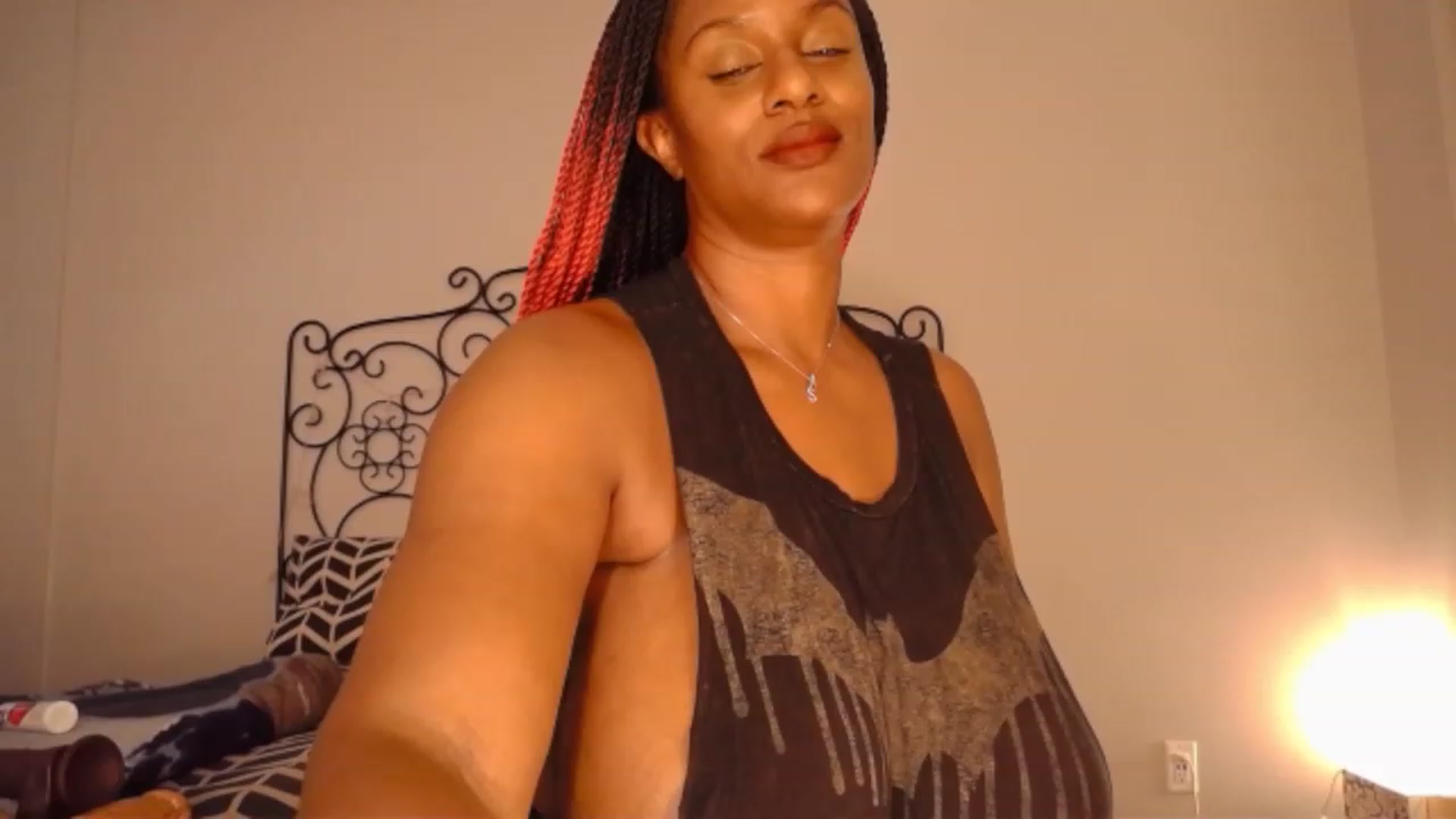 Gallery image thumbnail from TheIconicGirl's myfreecams stream on, 09/28/2023, 16:34 image 12 of 20