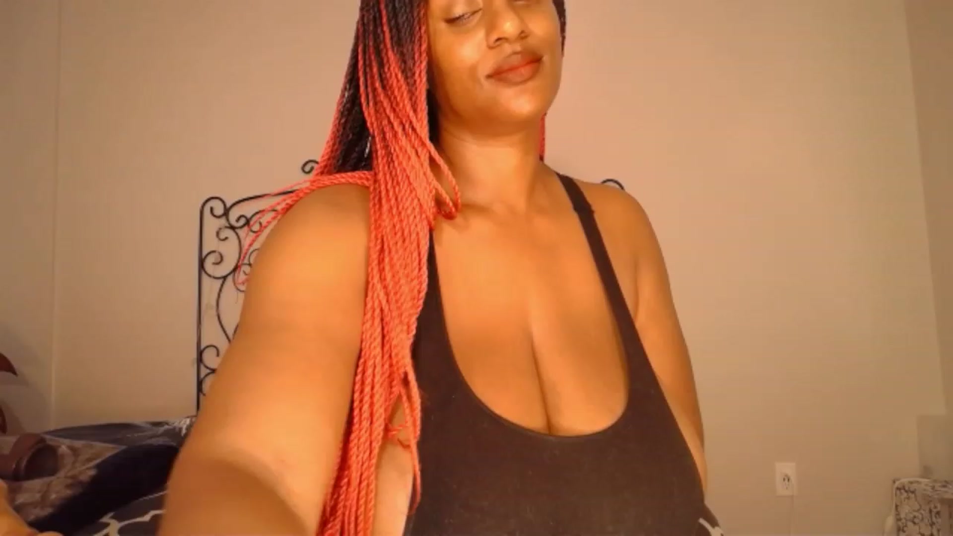 Gallery image thumbnail from TheIconicGirl's myfreecams stream on, 10/07/2023, 16:15 image 8 of 20