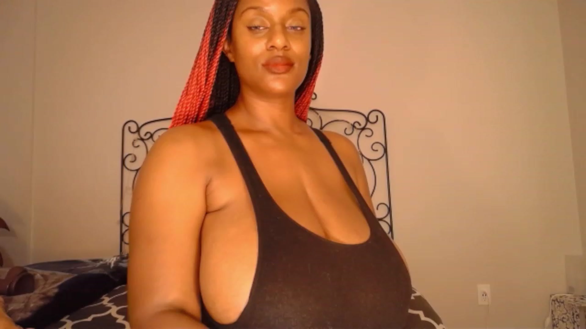 Gallery image thumbnail from TheIconicGirl's myfreecams stream on, 10/07/2023, 16:15 image 16 of 20