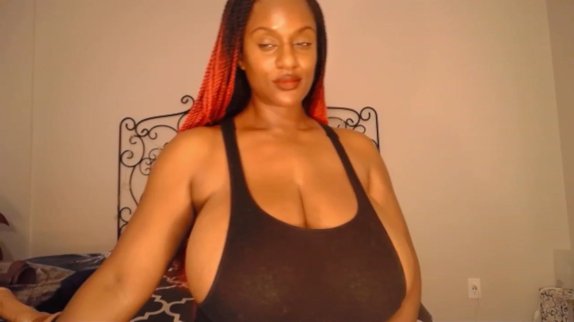 Gallery image thumbnail from TheIconicGirl's myfreecams stream on, 10/07/2023, 17:07 image 13 of 20