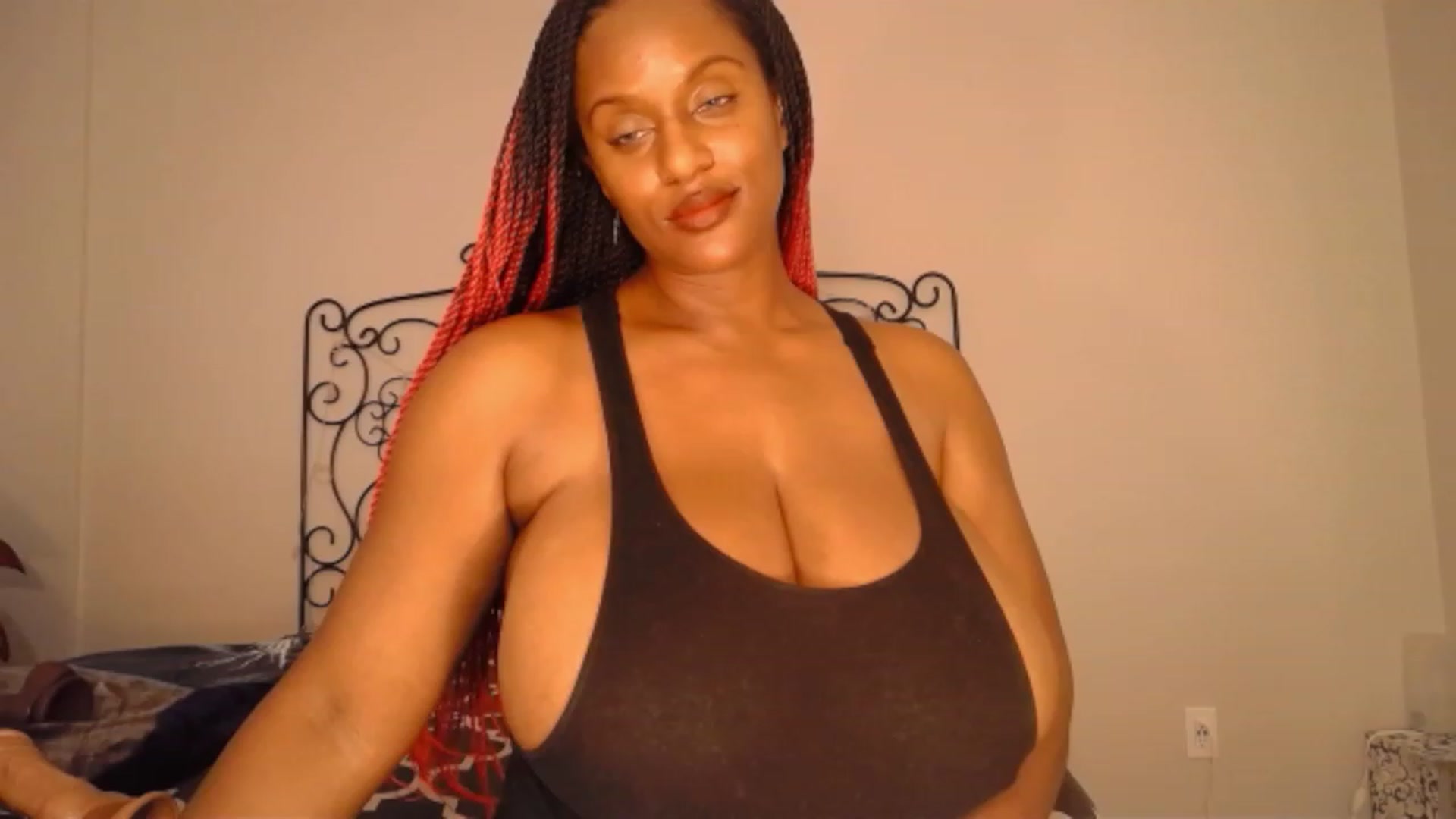 Gallery image thumbnail from TheIconicGirl's myfreecams stream on, 10/07/2023, 17:07 image 16 of 20