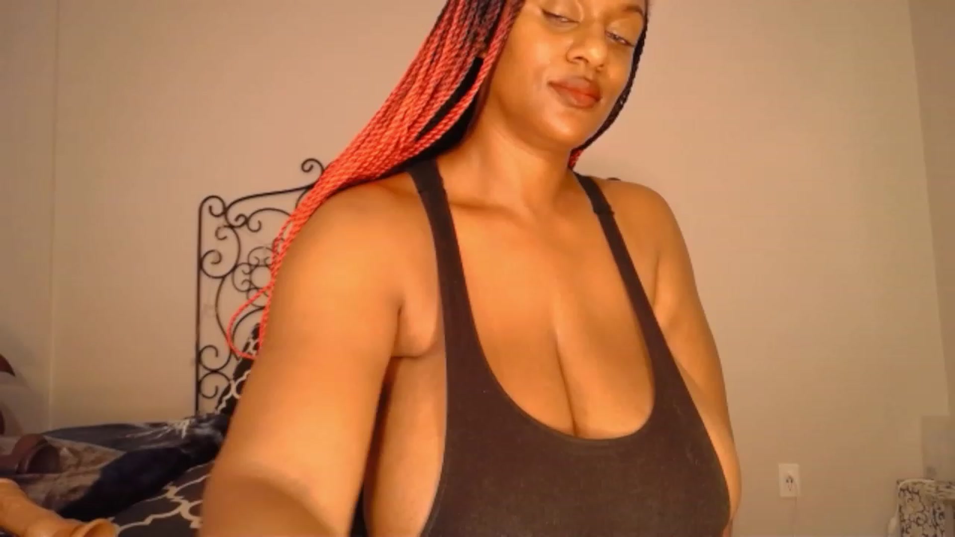 Gallery image thumbnail from TheIconicGirl's myfreecams stream on, 10/07/2023, 17:07 image 15 of 20