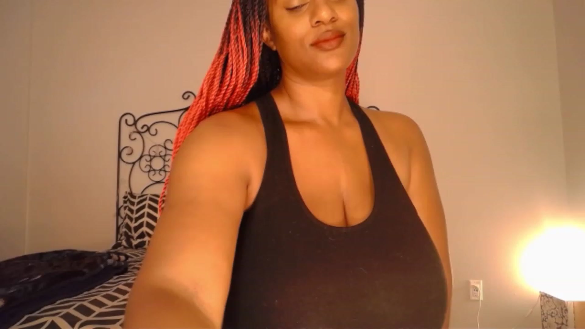 Gallery image thumbnail from TheIconicGirl's myfreecams stream on, 10/15/2023, 16:56 image 18 of 20