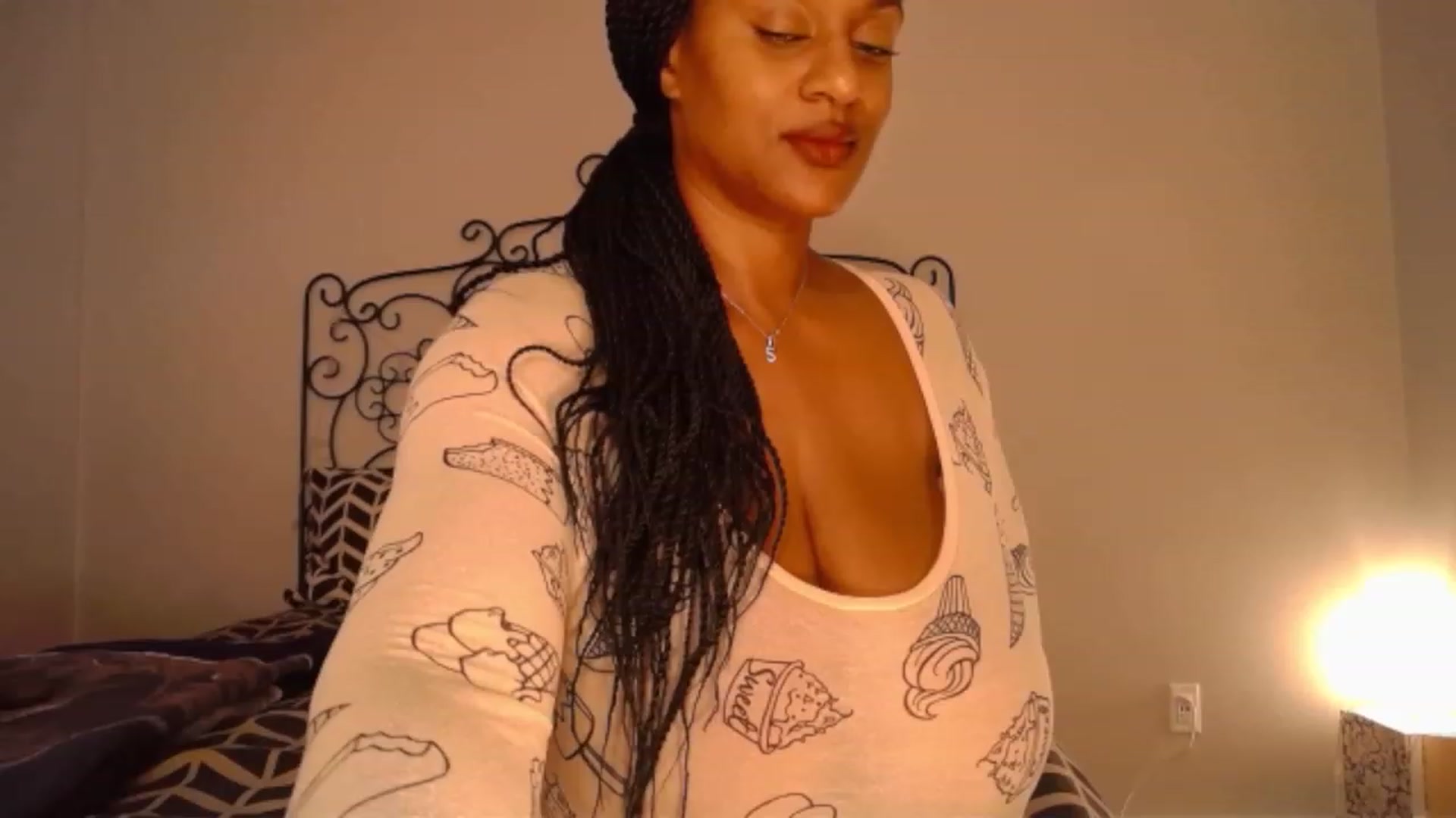 Gallery image thumbnail from TheIconicGirl's myfreecams stream on, 11/05/2023, 15:02 image 2 of 20