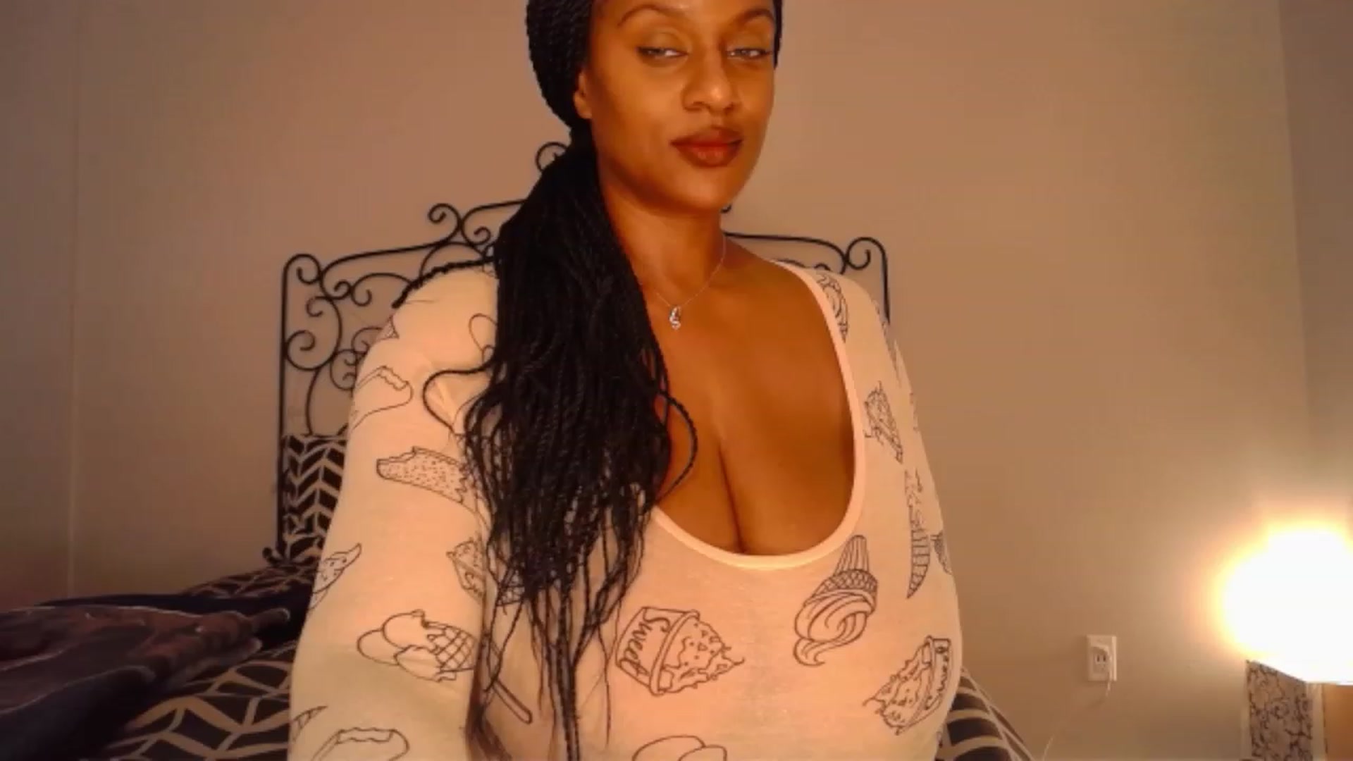 Gallery image thumbnail from TheIconicGirl's myfreecams stream on, 11/05/2023, 15:02 image 8 of 20
