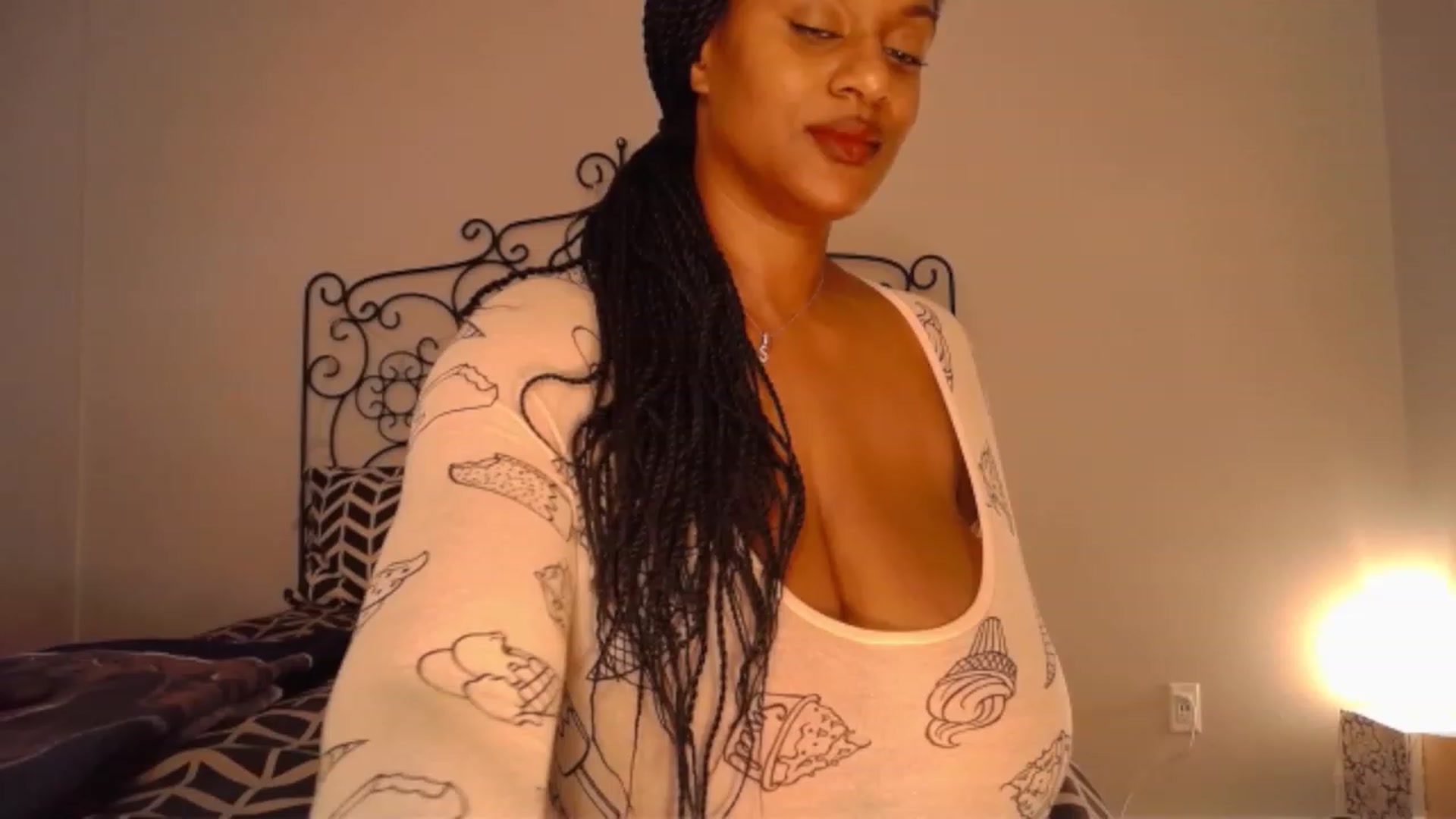 Gallery image thumbnail from TheIconicGirl's myfreecams stream on, 11/05/2023, 15:02 image 13 of 20