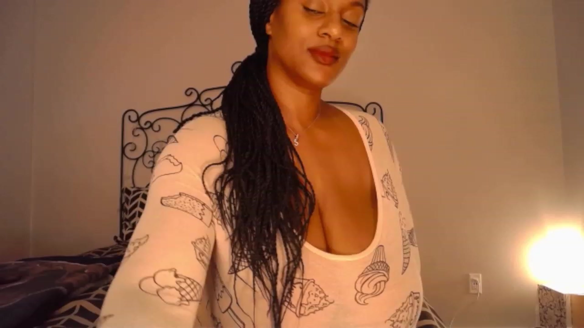 Gallery image thumbnail from TheIconicGirl's myfreecams stream on, 11/05/2023, 15:02 image 11 of 20