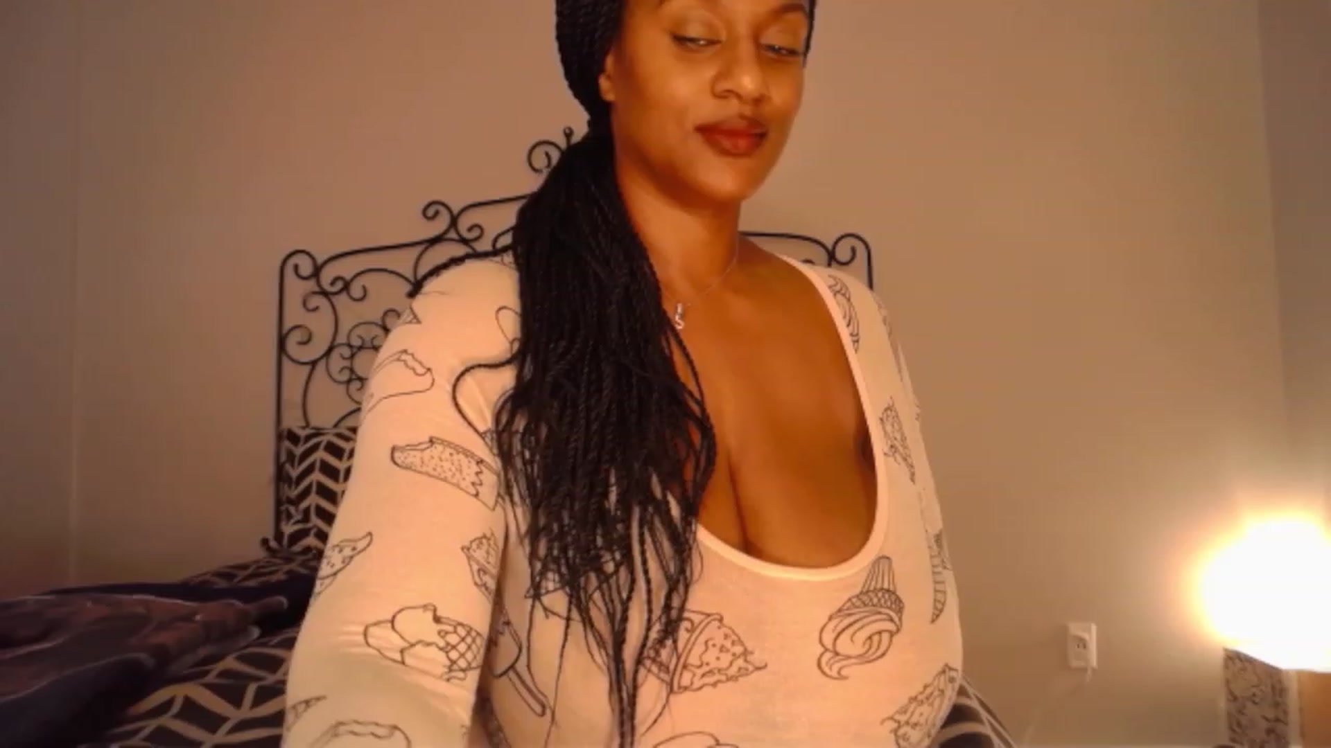 Gallery image thumbnail from TheIconicGirl's myfreecams stream on, 11/05/2023, 15:02 image 14 of 20