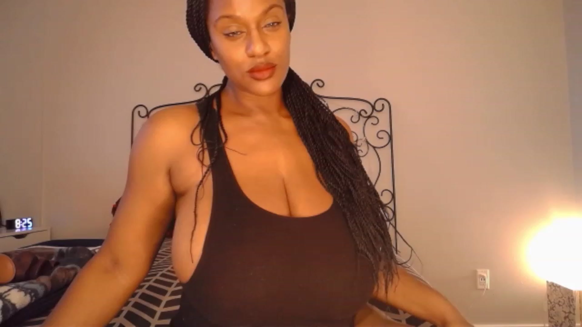 Gallery image thumbnail from TheIconicGirl's myfreecams stream on, 12/03/2023, 14:03 image 1 of 20