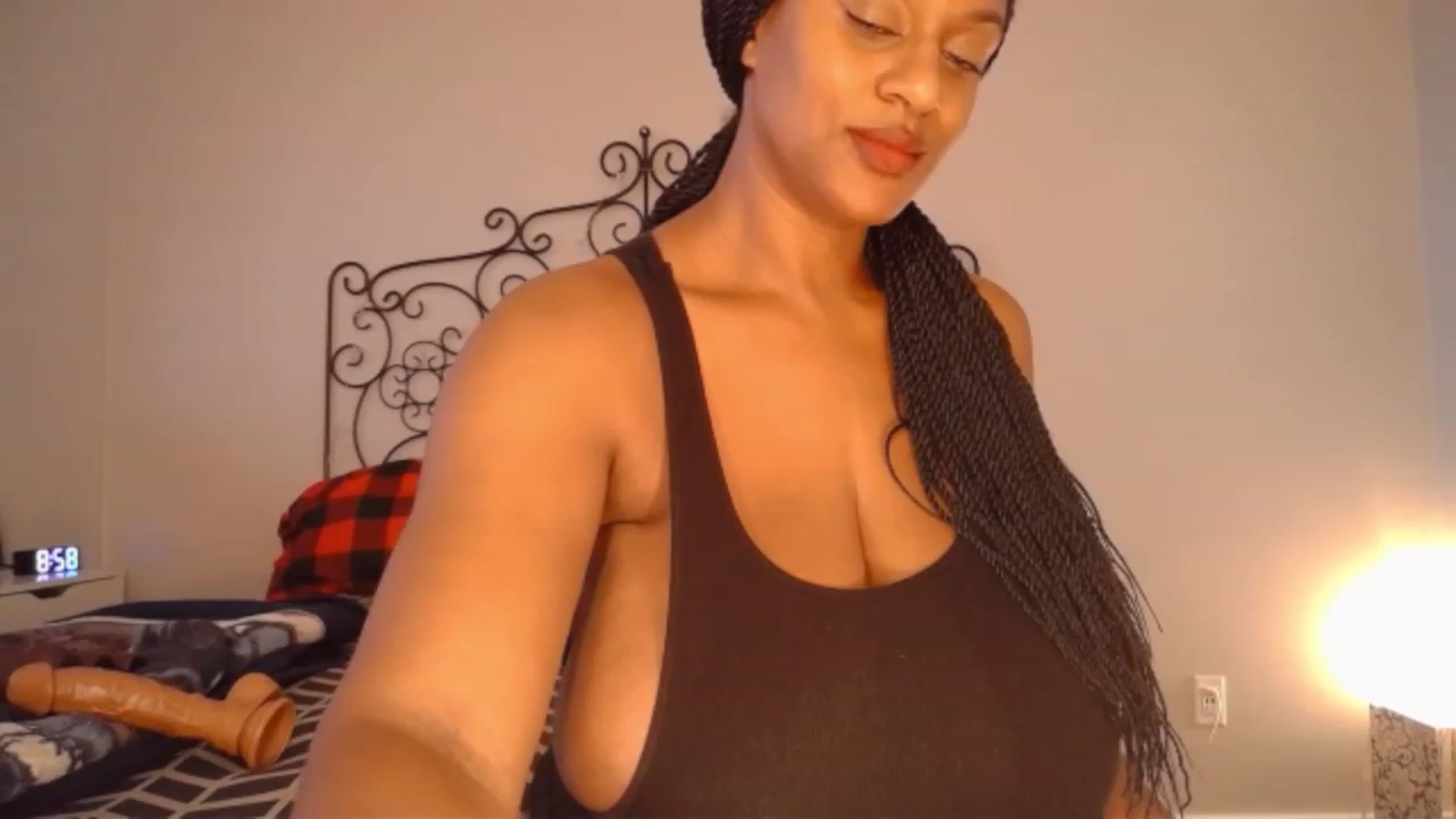 Gallery image thumbnail from TheIconicGirl's myfreecams stream on, 12/03/2023, 14:03 image 19 of 20