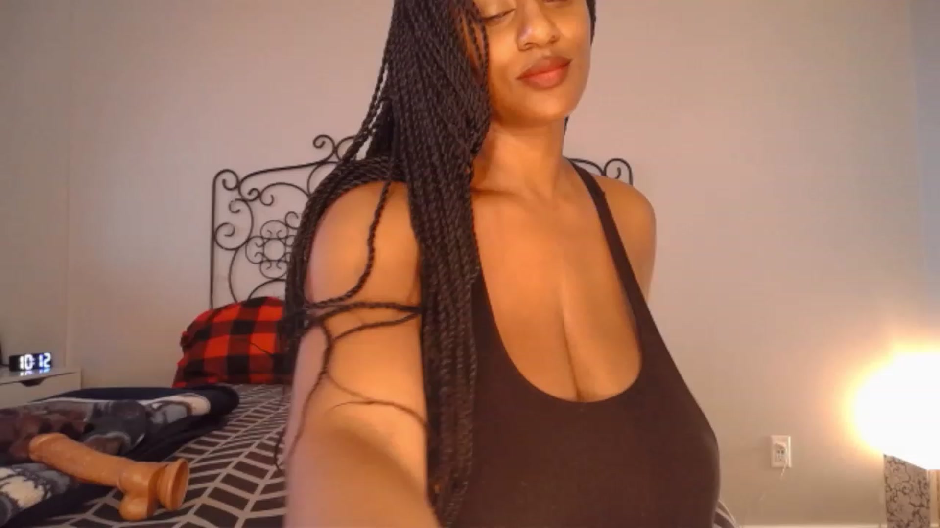 Gallery image thumbnail from TheIconicGirl's myfreecams stream on, 12/03/2023, 15:33 image 16 of 20