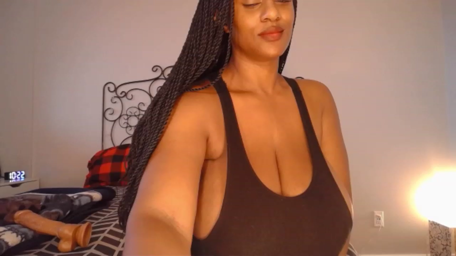 Gallery image thumbnail from TheIconicGirl's myfreecams stream on, 12/03/2023, 15:33 image 19 of 20