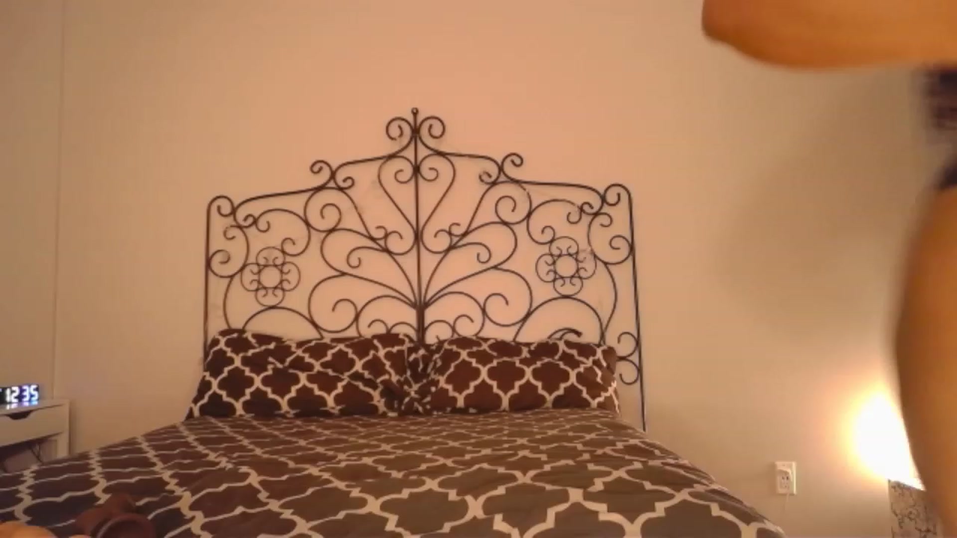 Gallery image thumbnail from TheIconicGirl's myfreecams stream on, 12/16/2023, 18:08 image 6 of 20
