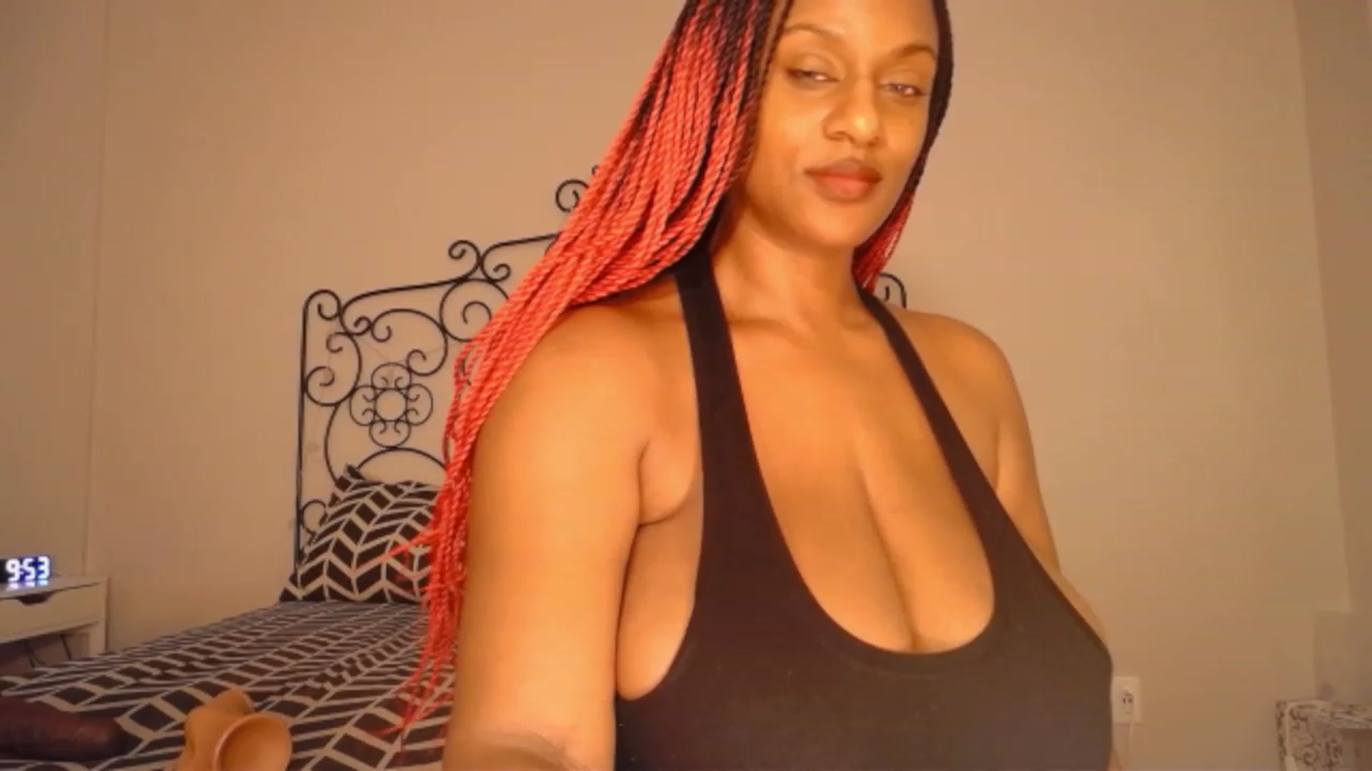 Gallery image thumbnail from TheIconicGirl's myfreecams stream on, 01/28/2024, 15:10 image 16 of 20