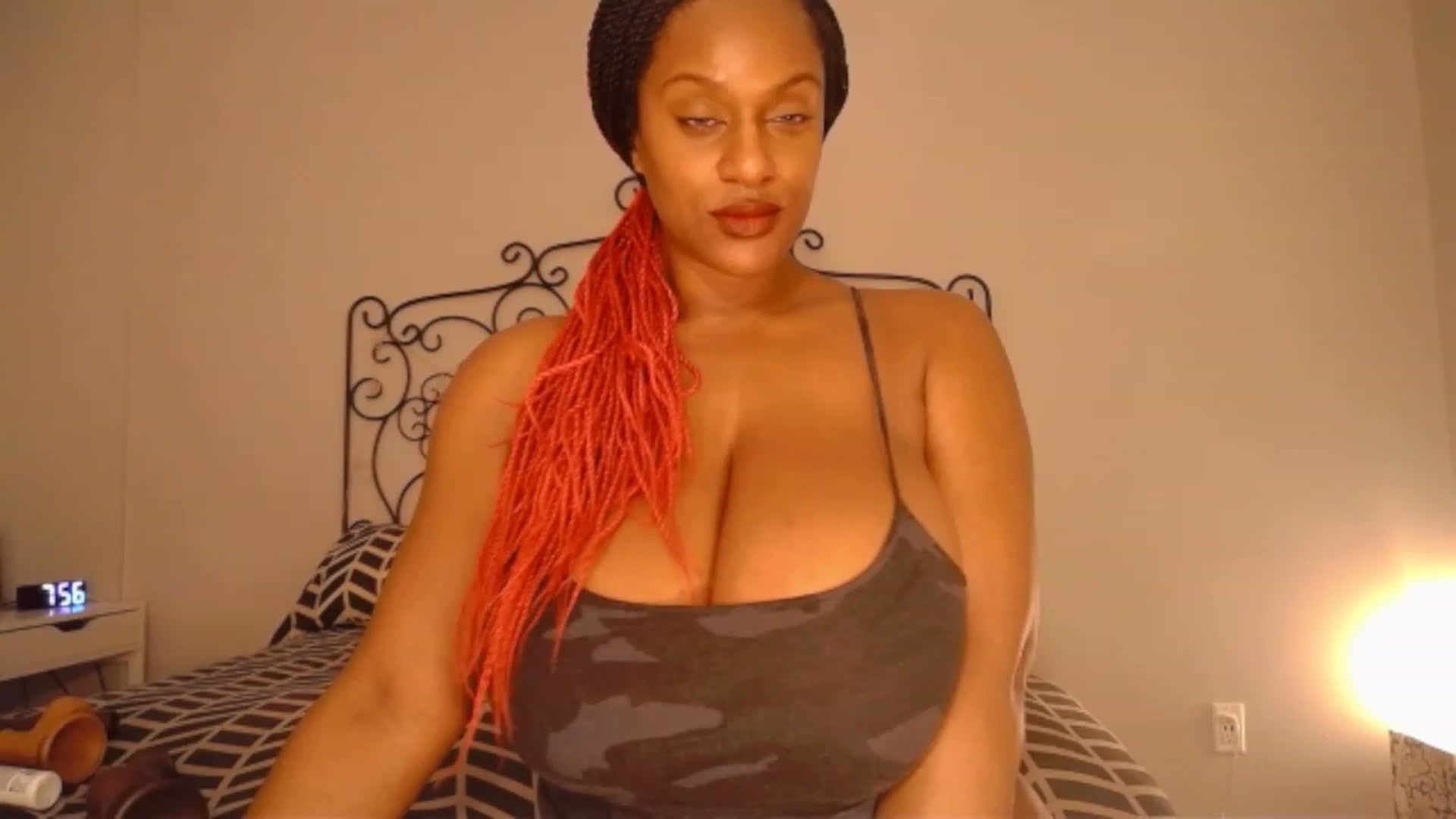 Gallery image thumbnail from TheIconicGirl's myfreecams stream on, 03/10/2024, 13:00 image 18 of 20