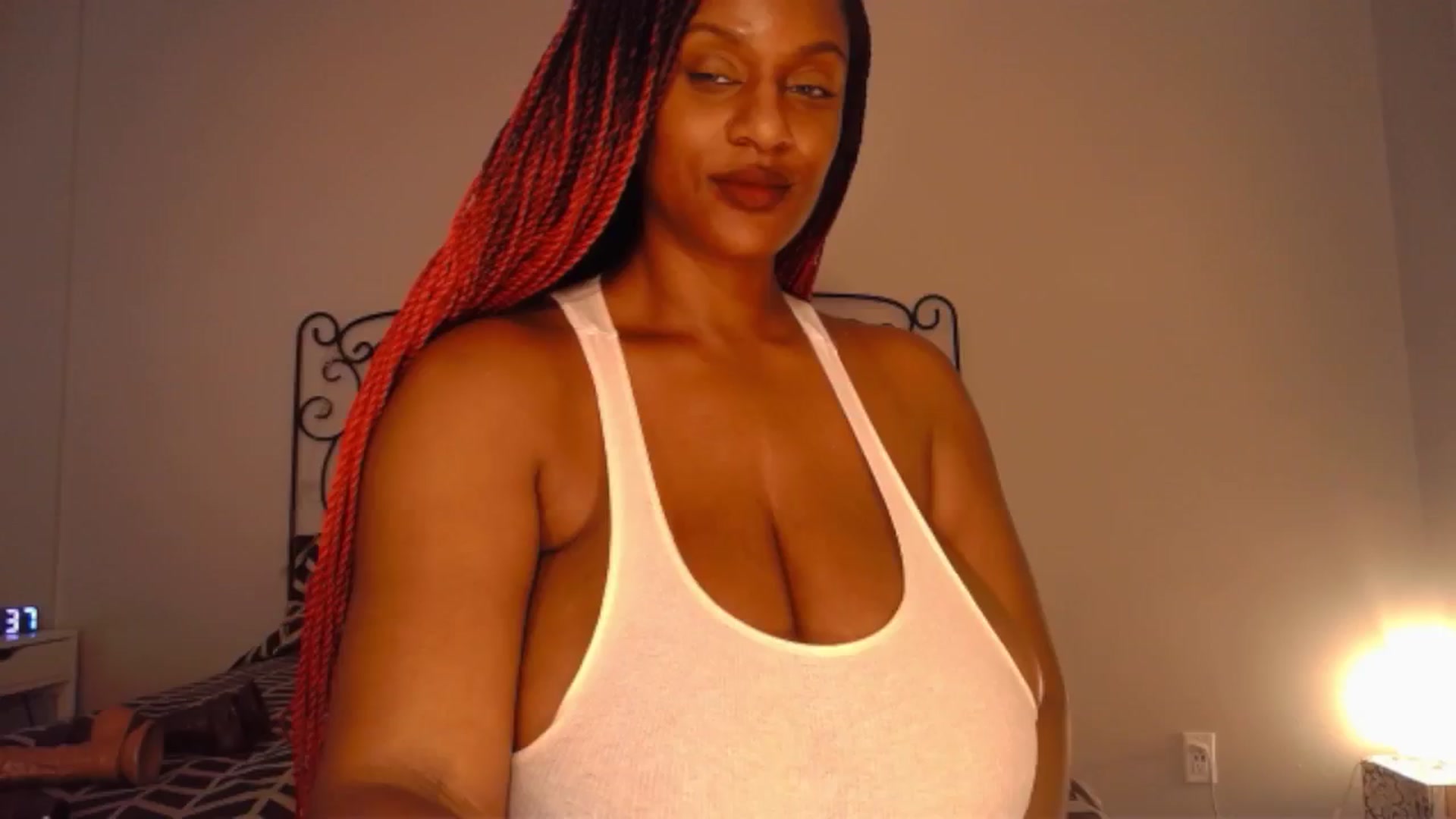 Gallery image thumbnail from TheIconicGirl's myfreecams stream on, 03/17/2024, 16:47 image 12 of 20