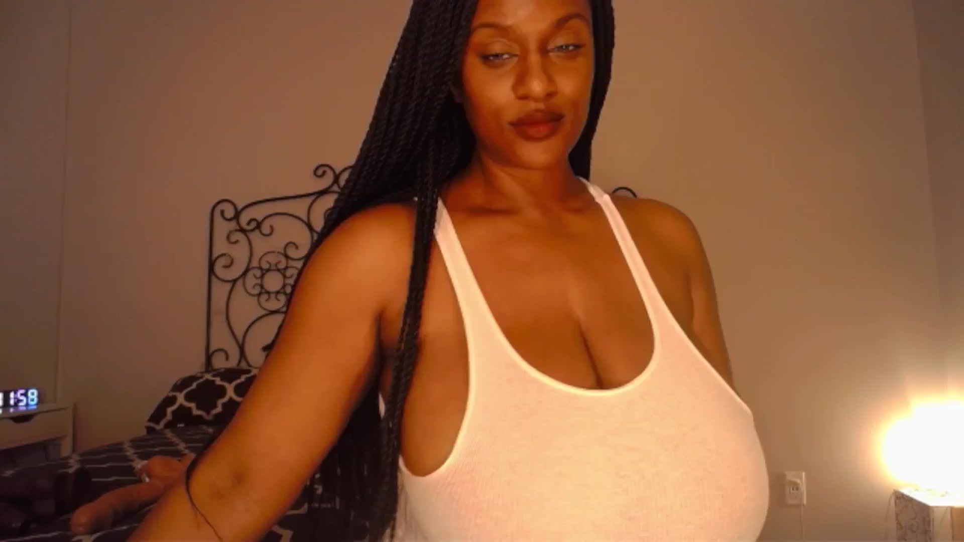 Gallery image thumbnail from TheIconicGirl's myfreecams stream on, 05/05/2024, 16:15 image 10 of 20
