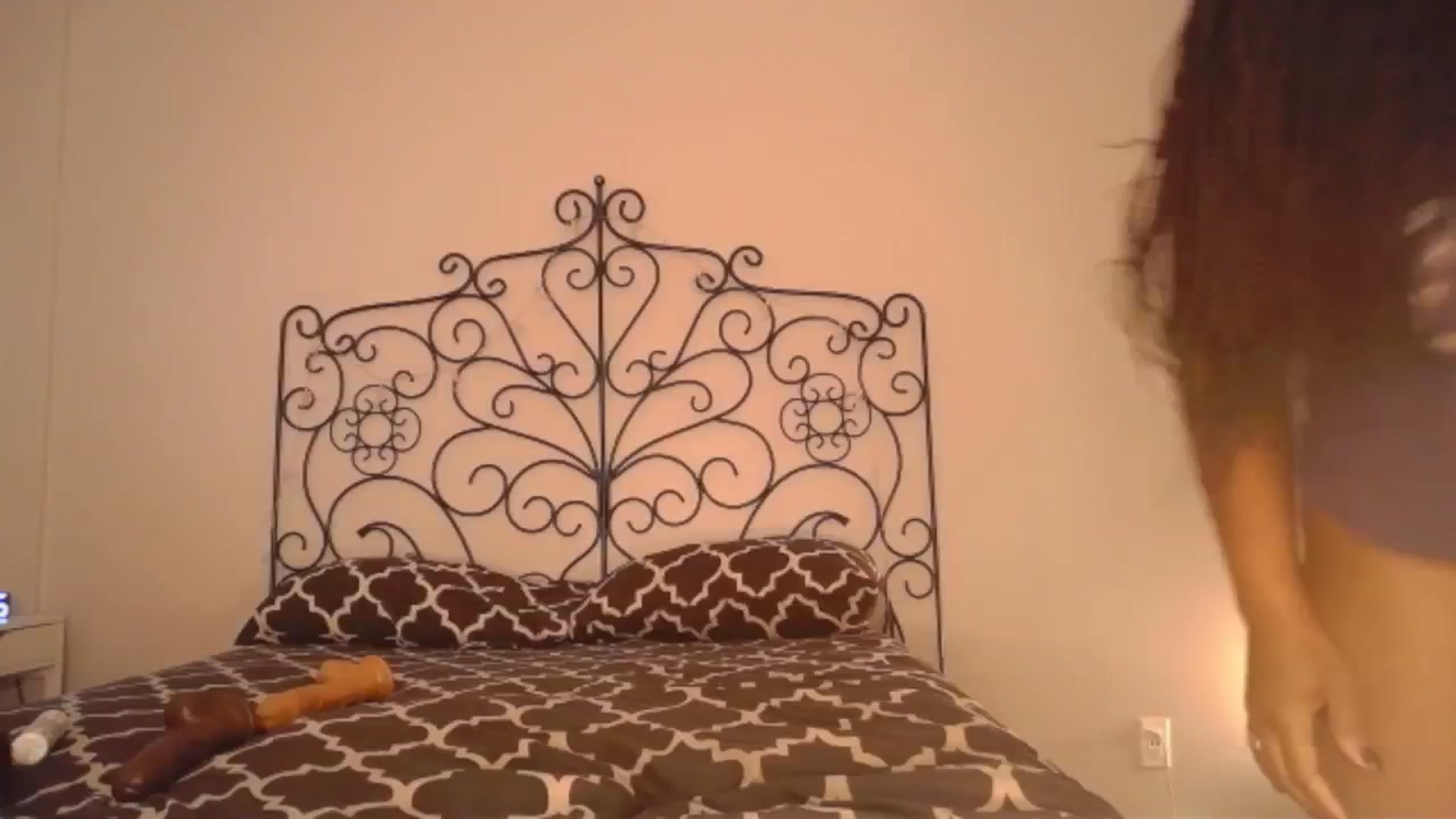 Gallery image thumbnail from TheIconicGirl's myfreecams stream on, 05/19/2024, 16:52 image 13 of 20